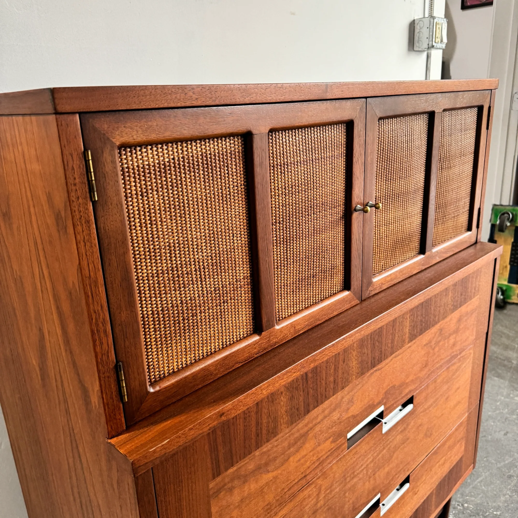 1970s Vintage Mid Century Modern Dresser by American Martinsville Drawers - Image 3