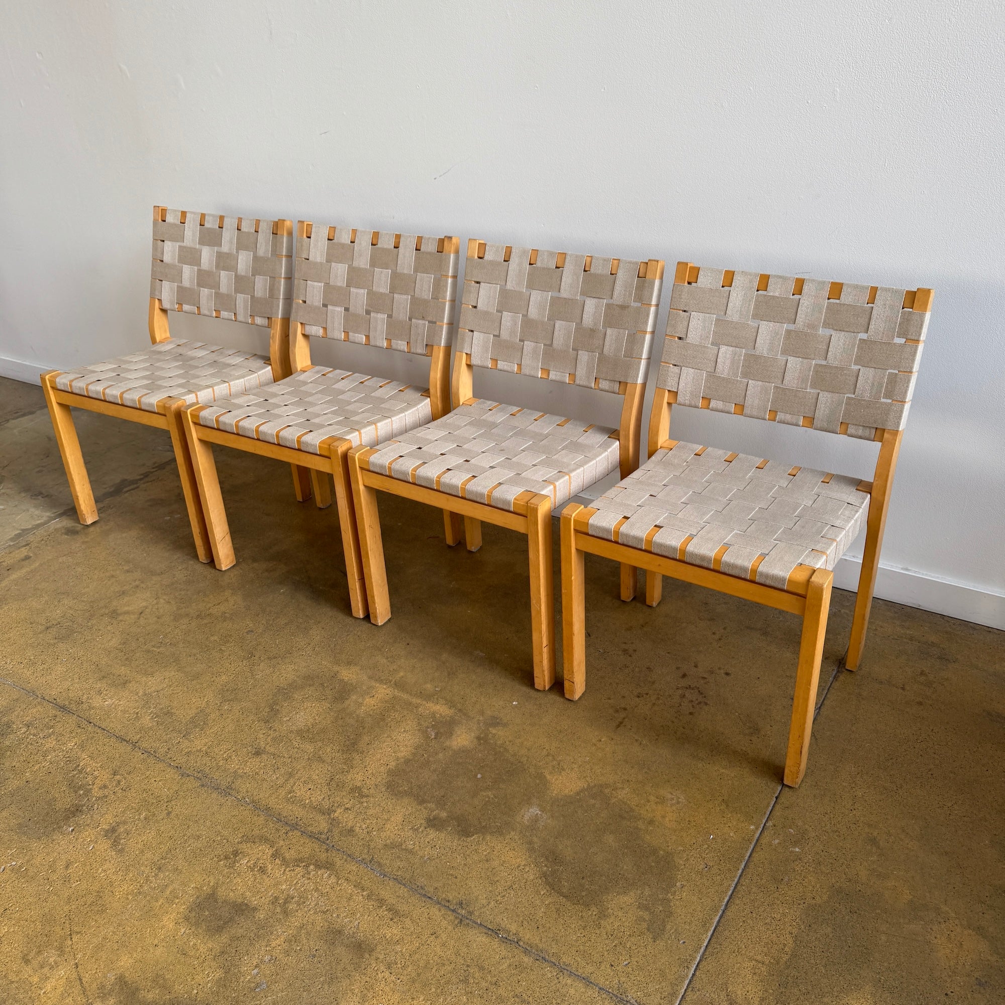 Alvar Alto set of 4 Model 611 Dining Chairs (Birch/Natural) - Image 2