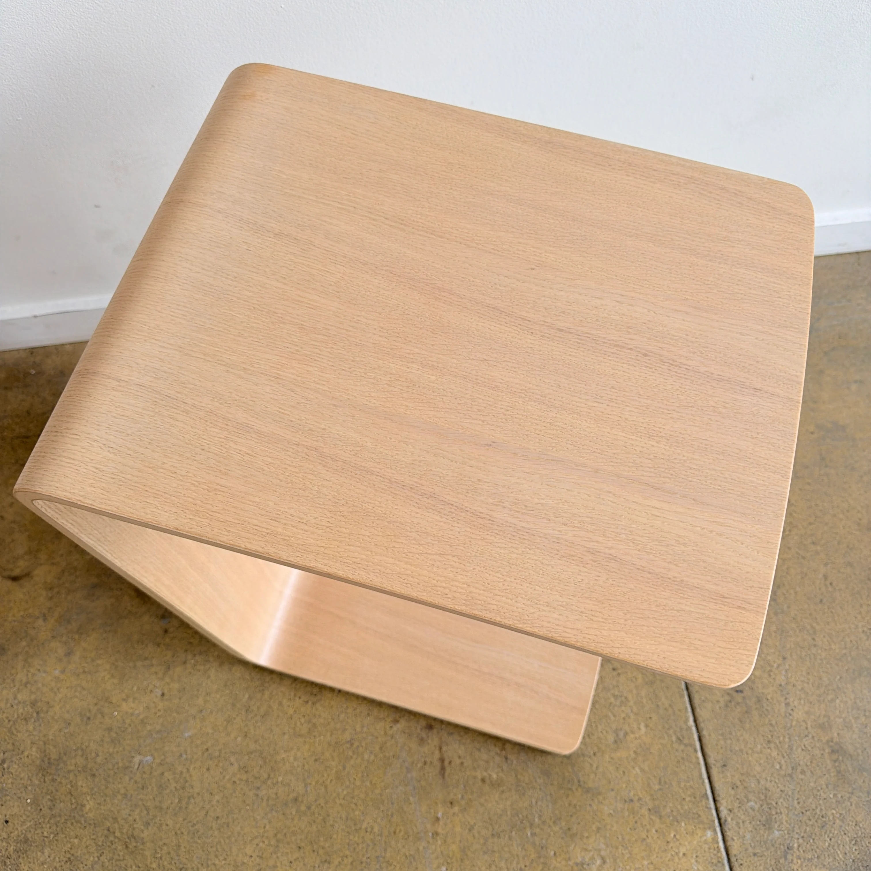 Andreu World Arc Table ME5488 by Manel Molina - Image 3