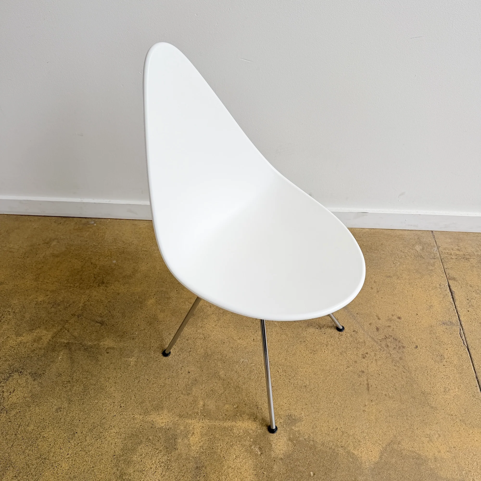 Arne Jacobsen Tear Drop Chair by Fritz Hansen - Image 2
