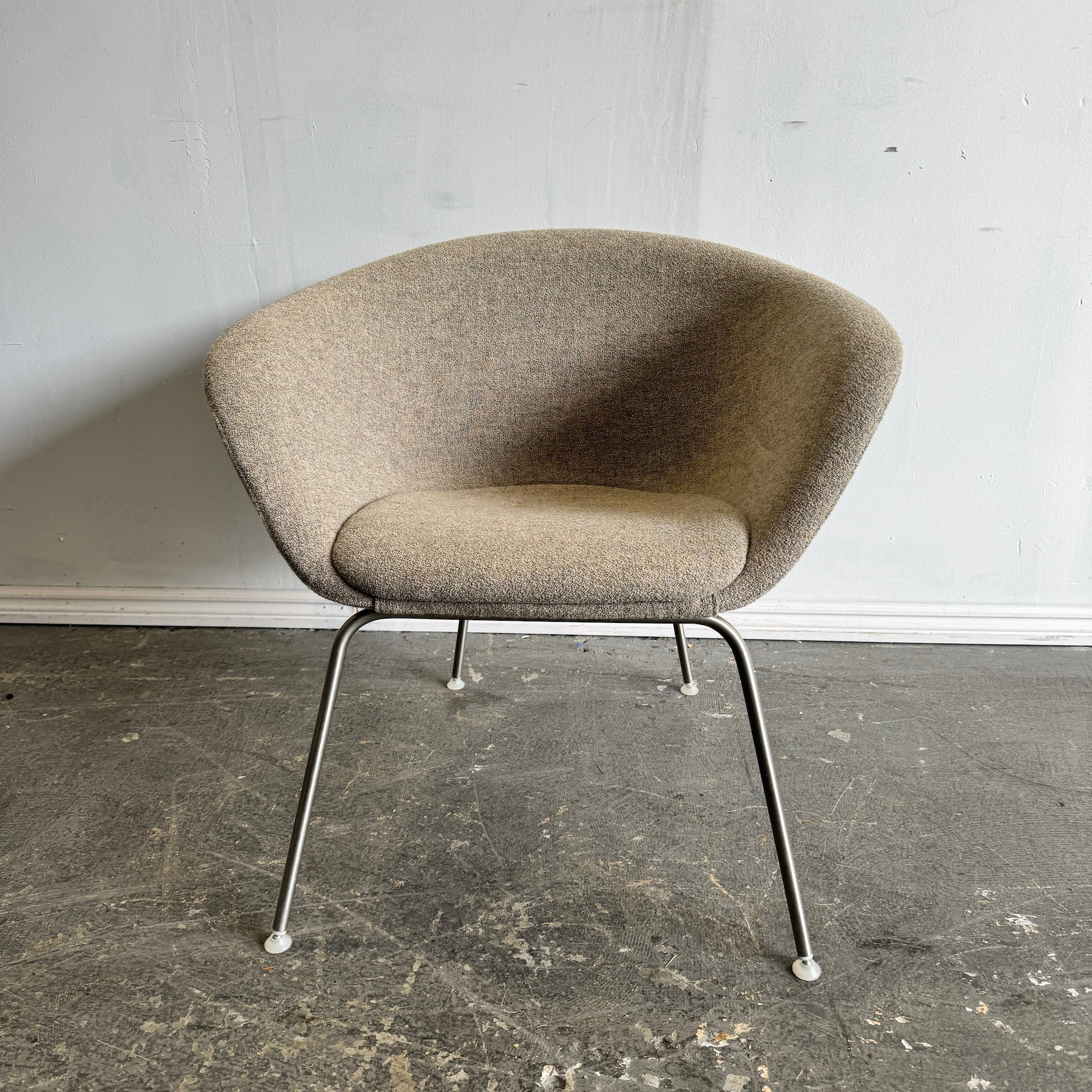 Arper Duna 02 chair with full upholstery