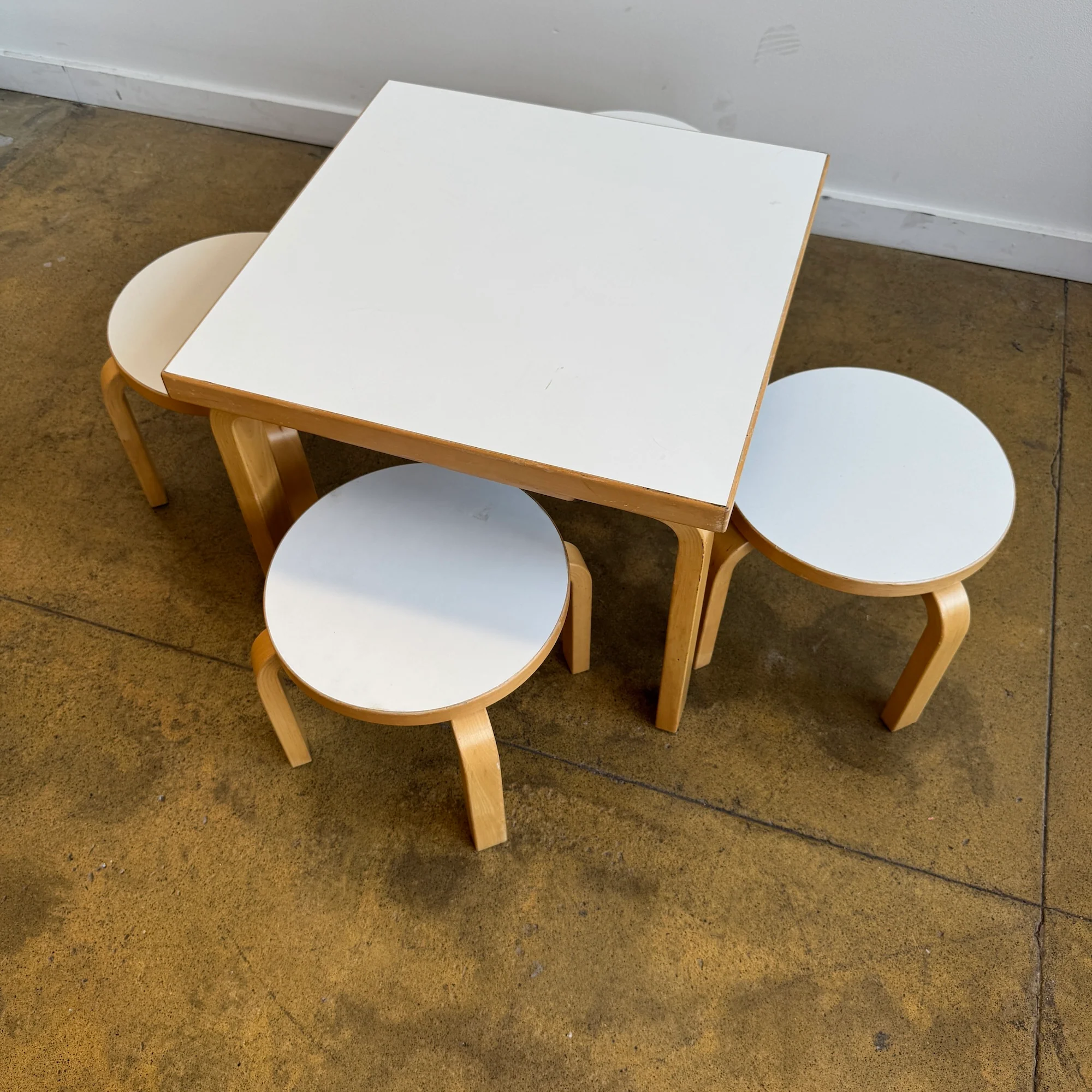 Artek Alvar Aalto "Children" Dining table + 4 Stools - Image 6