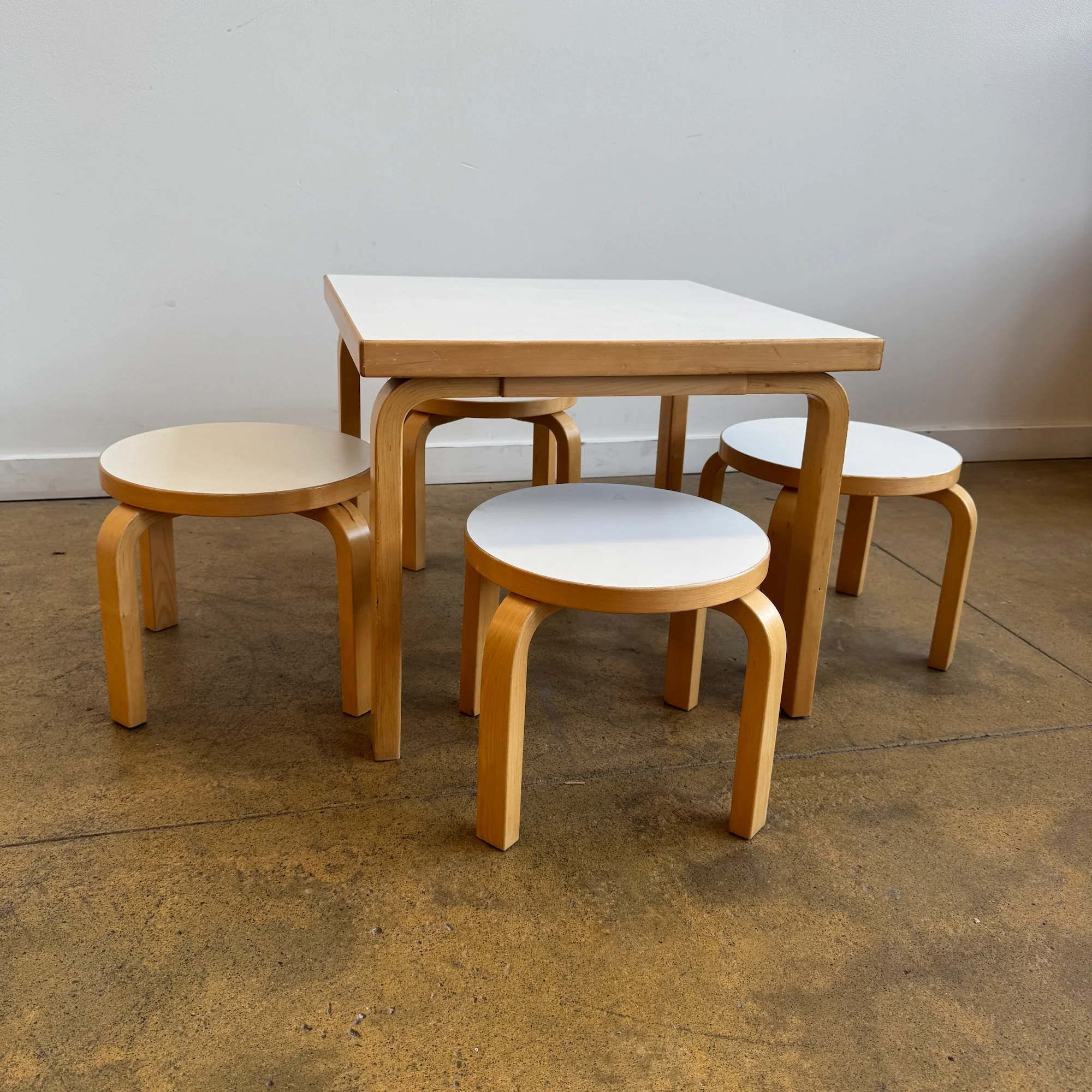 Artek Alvar Aalto "Children" Dining table + 4 Stools - Image 8