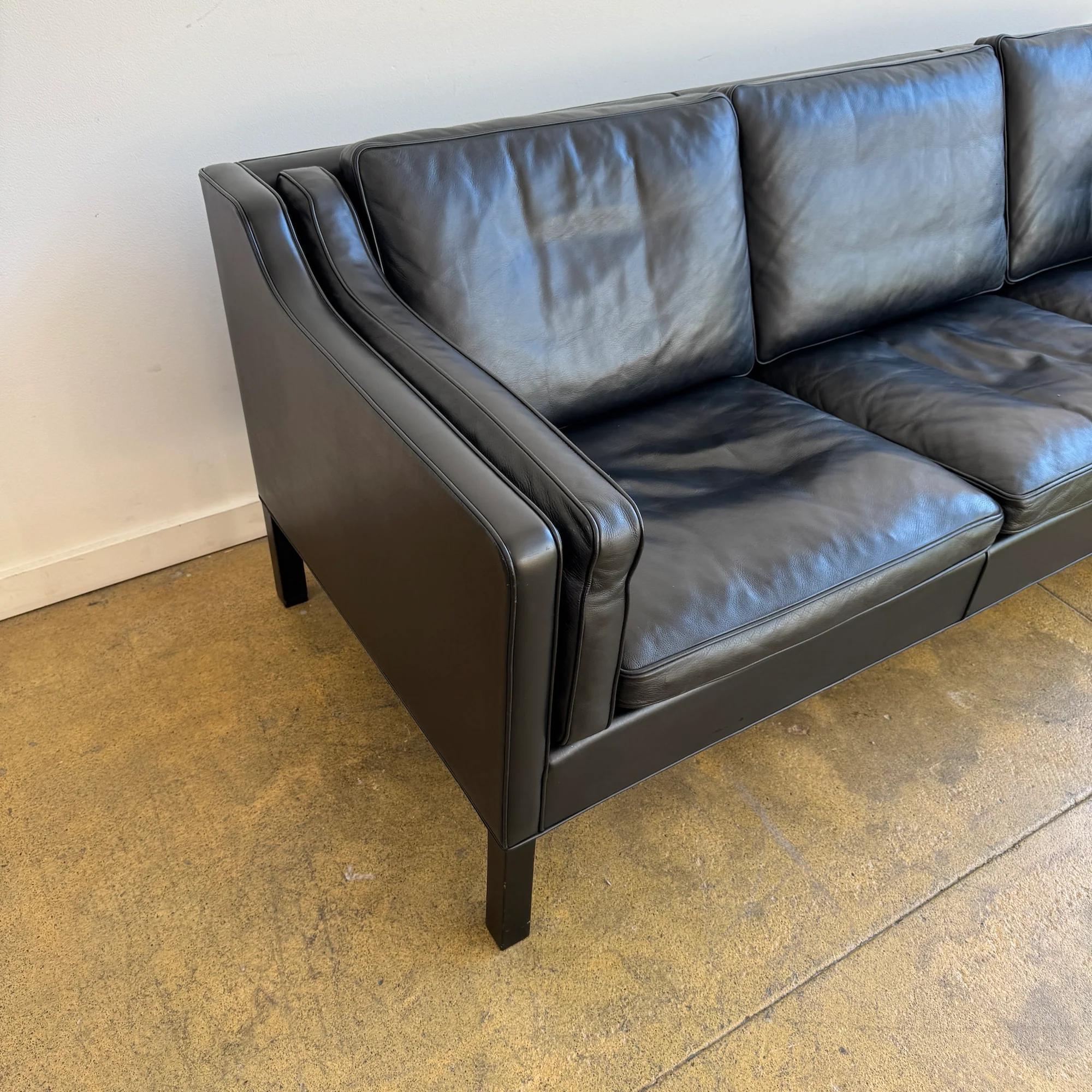 Authentic! Borge Mogensen Leather Sofa by Fredericia - Image 4