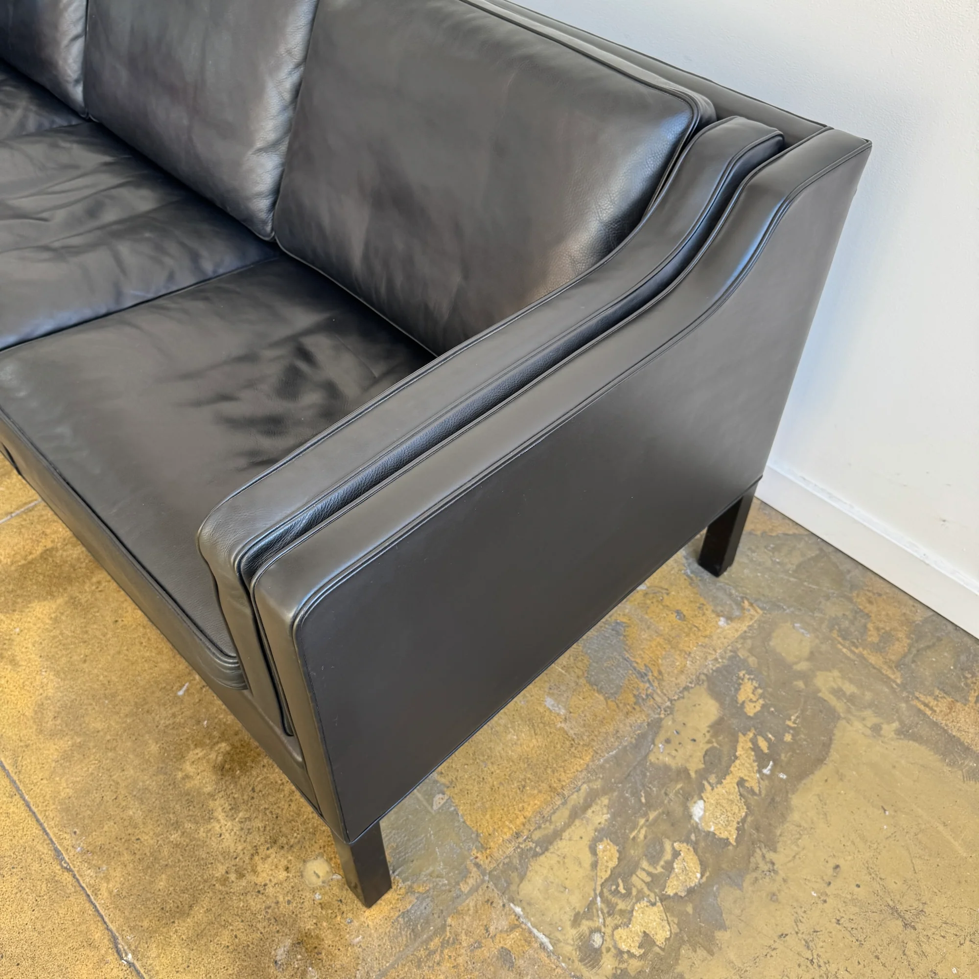 Authentic! Borge Mogensen Leather Sofa by Fredericia - Image 5