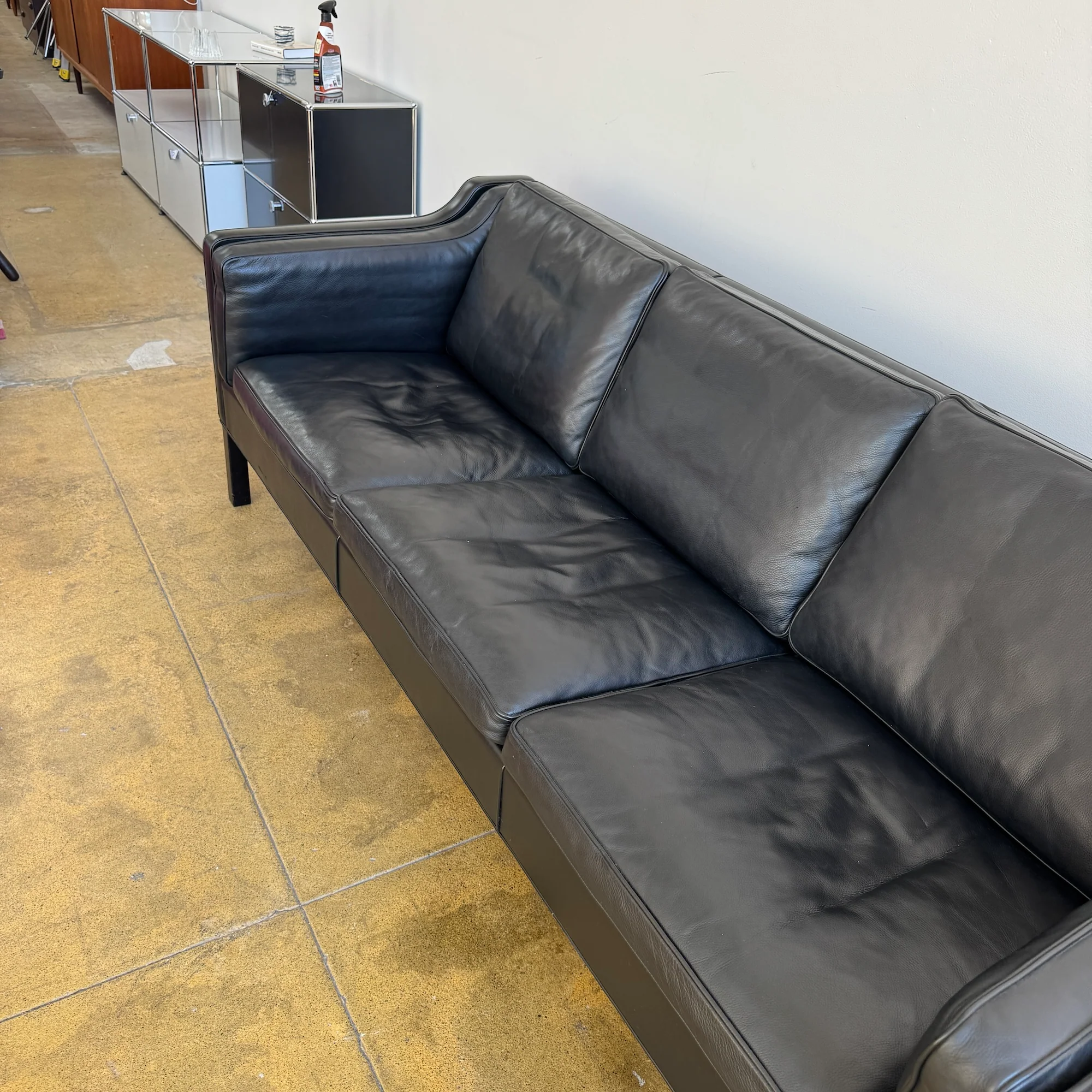 Authentic! Borge Mogensen Leather Sofa by Fredericia - Image 6