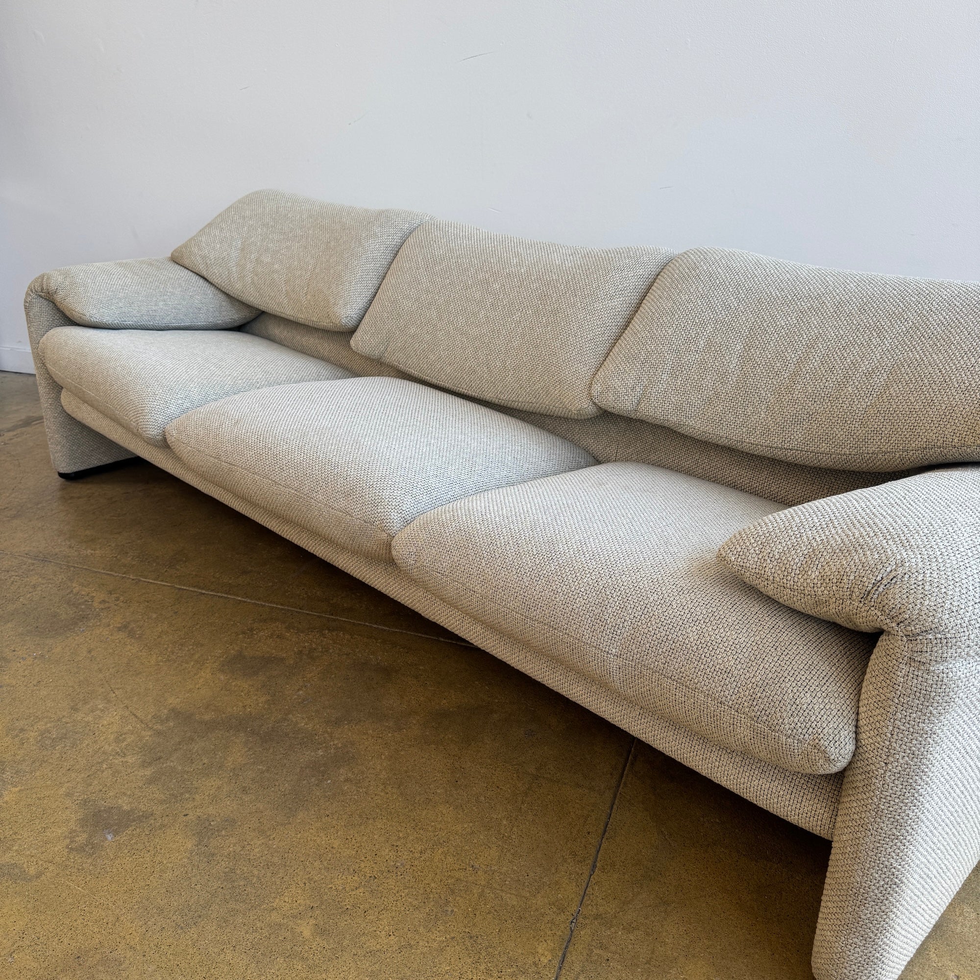 Authentic! Cassina Maralunga Three-Seater Sofa by Vico Magistretti - Image 4