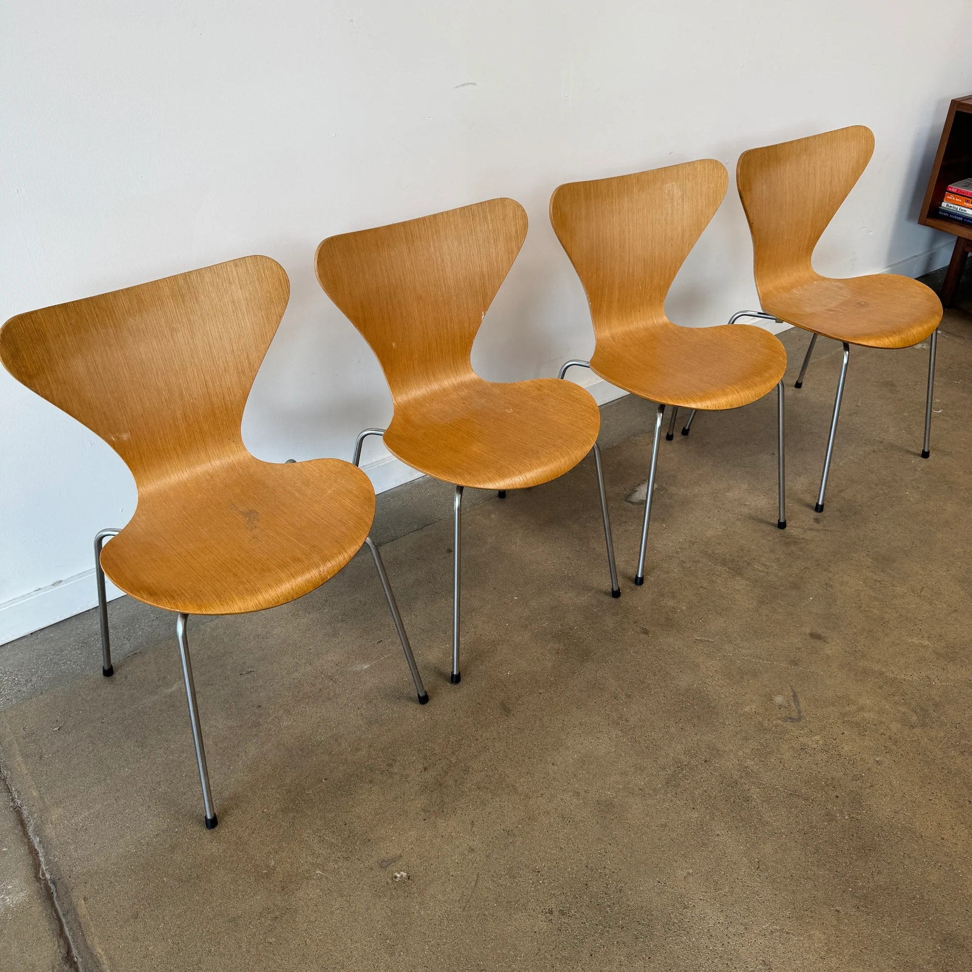 Authentic! Fritz Hansen Series 7 chairs by Arne Jacobsen - Image 4