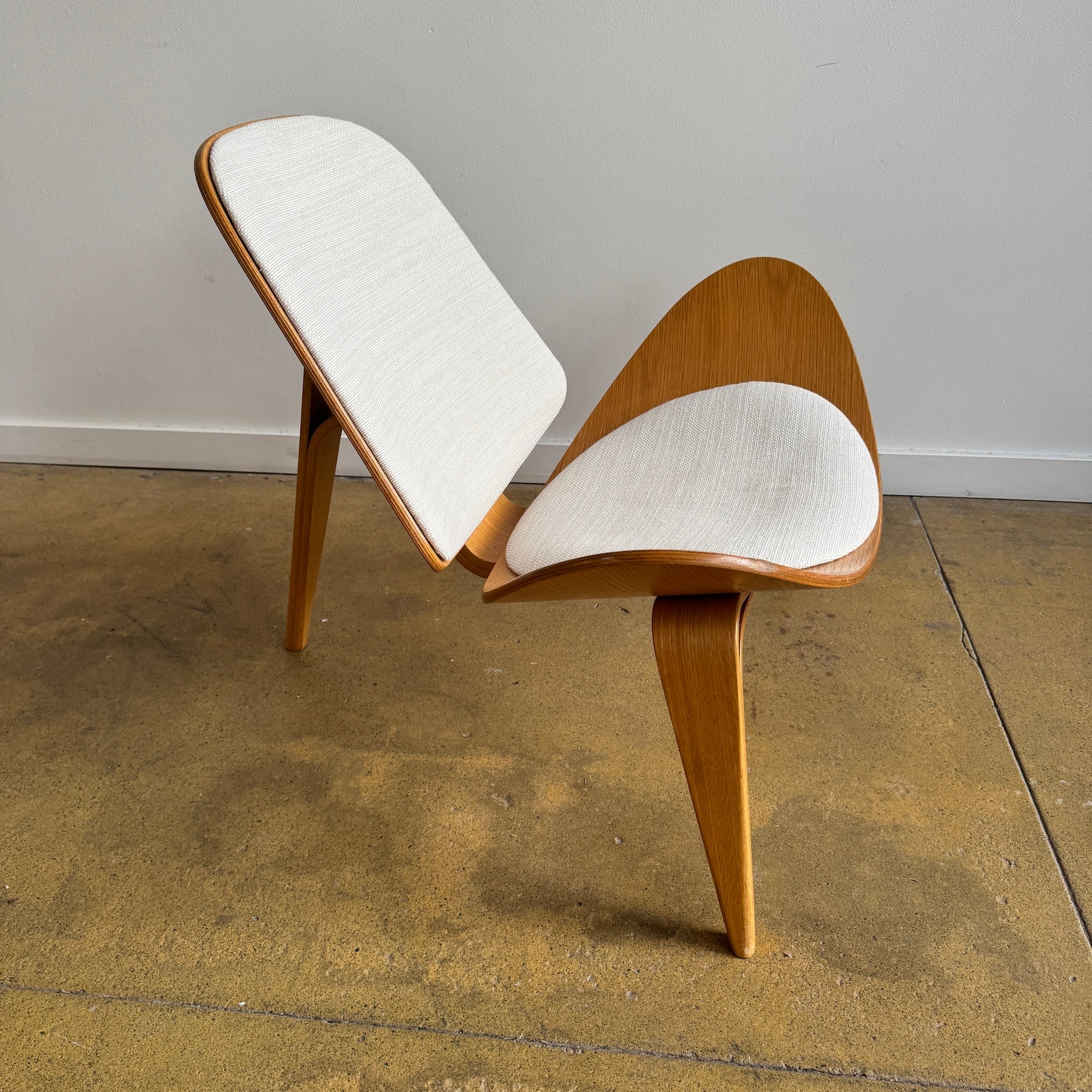 Authentic! Hans Wegner Shell chair by Carl Hansen & Søn (Two Available) - Image 2