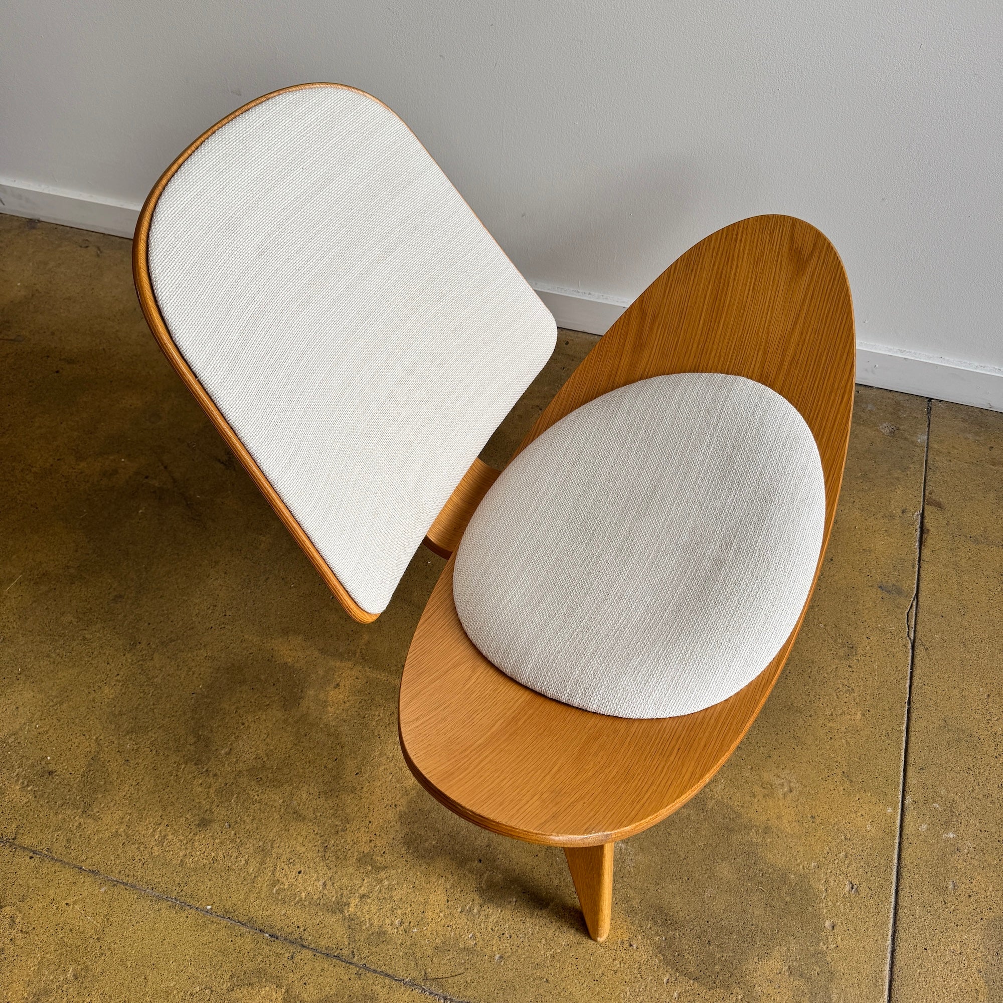 Authentic! Hans Wegner Shell chair by Carl Hansen & Søn (Two Available) - Image 4