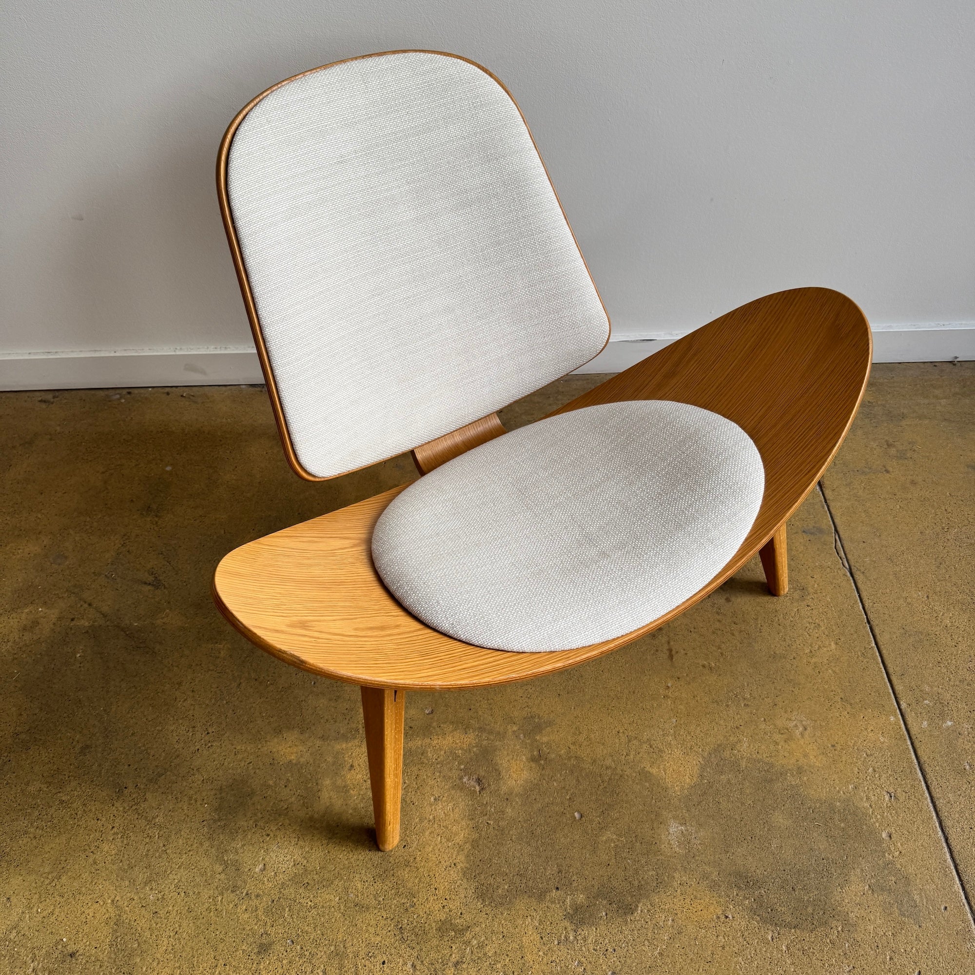 Authentic! Hans Wegner Shell chair by Carl Hansen & Søn (Two Available) - Image 7