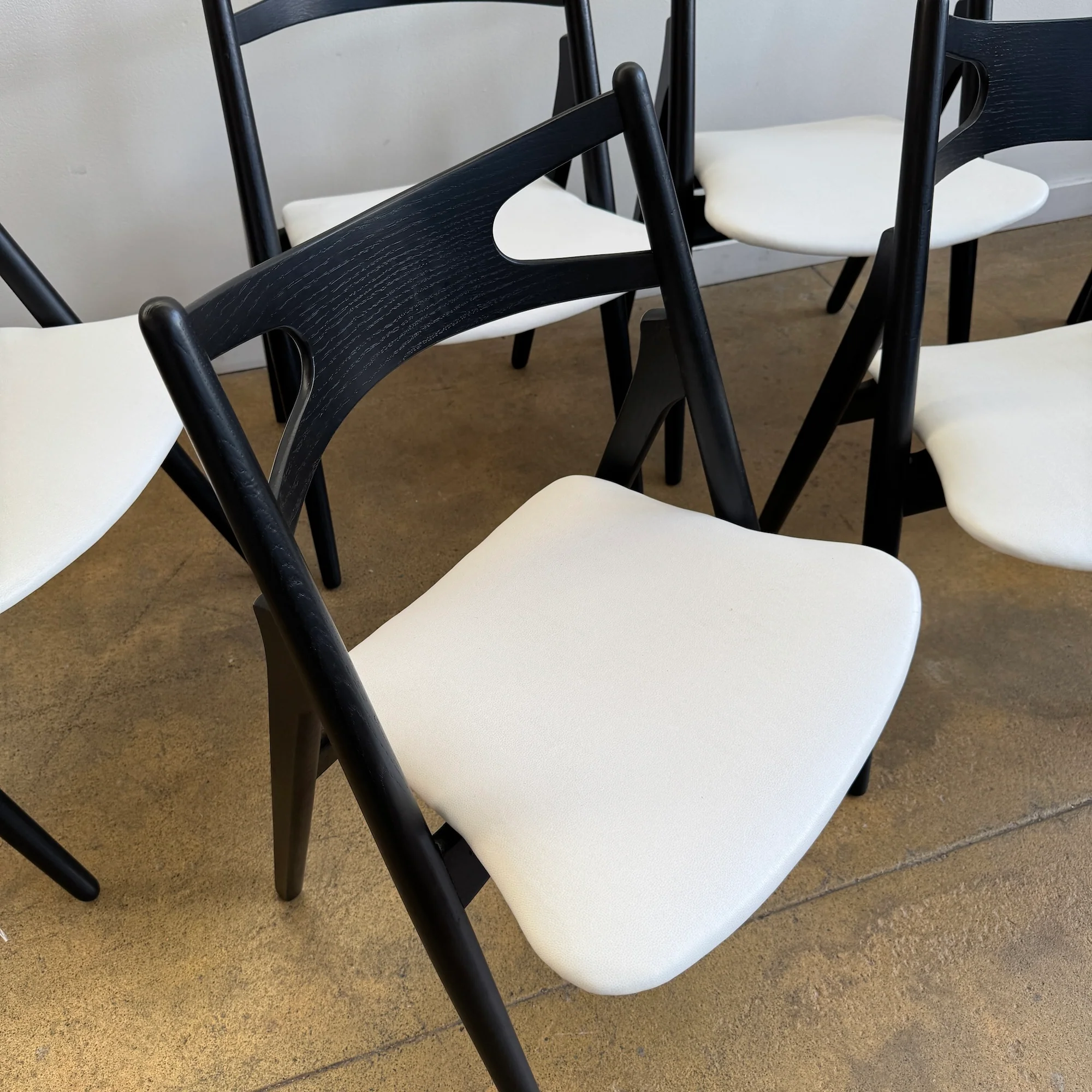 Authentic! Hans Wegner Vintage Set of 6 CH29P Sawbuck Dining Chairs by Carl Hansen - Image 4