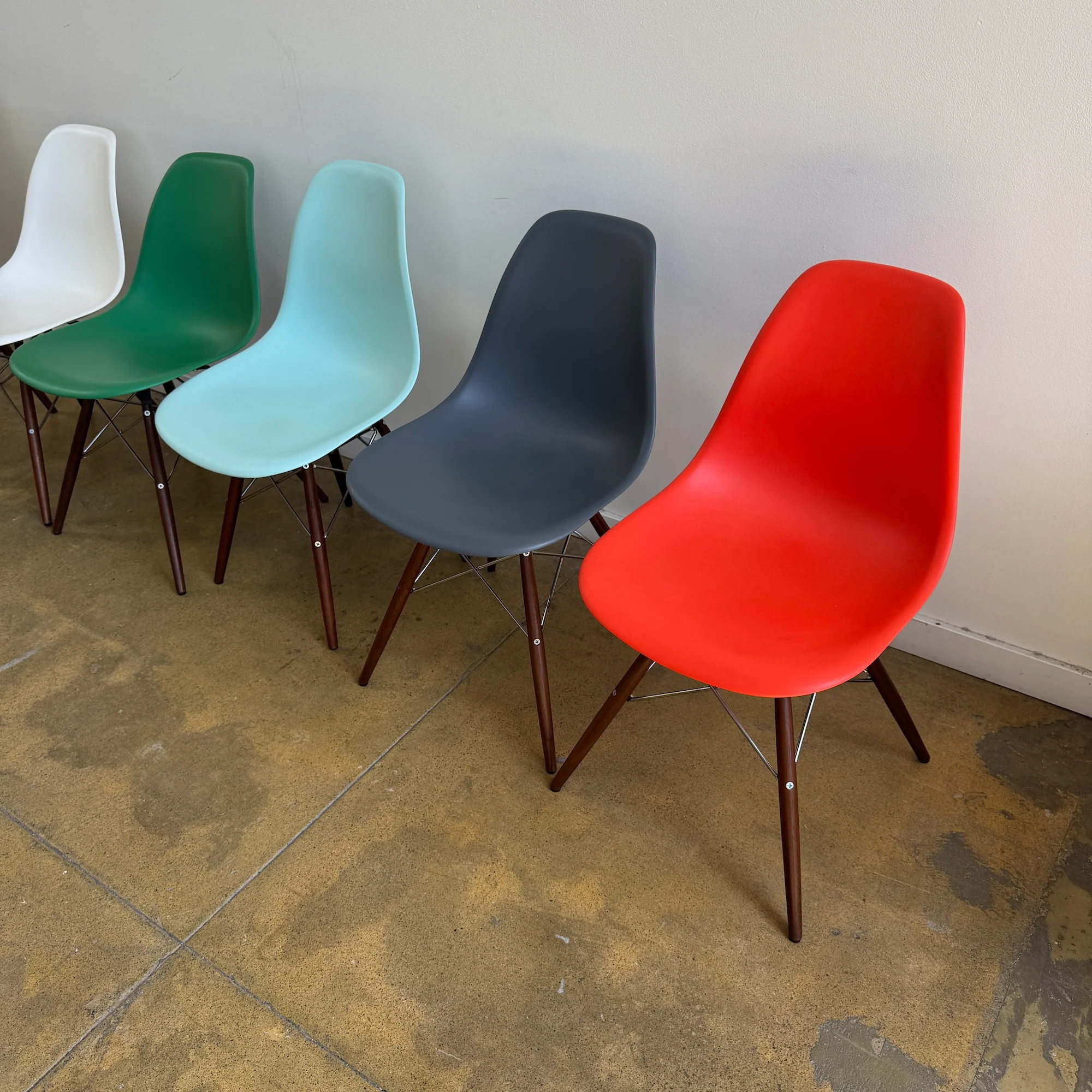 Authentic! Herman Miller Assorted of 6 different Eames chairs - Image 6