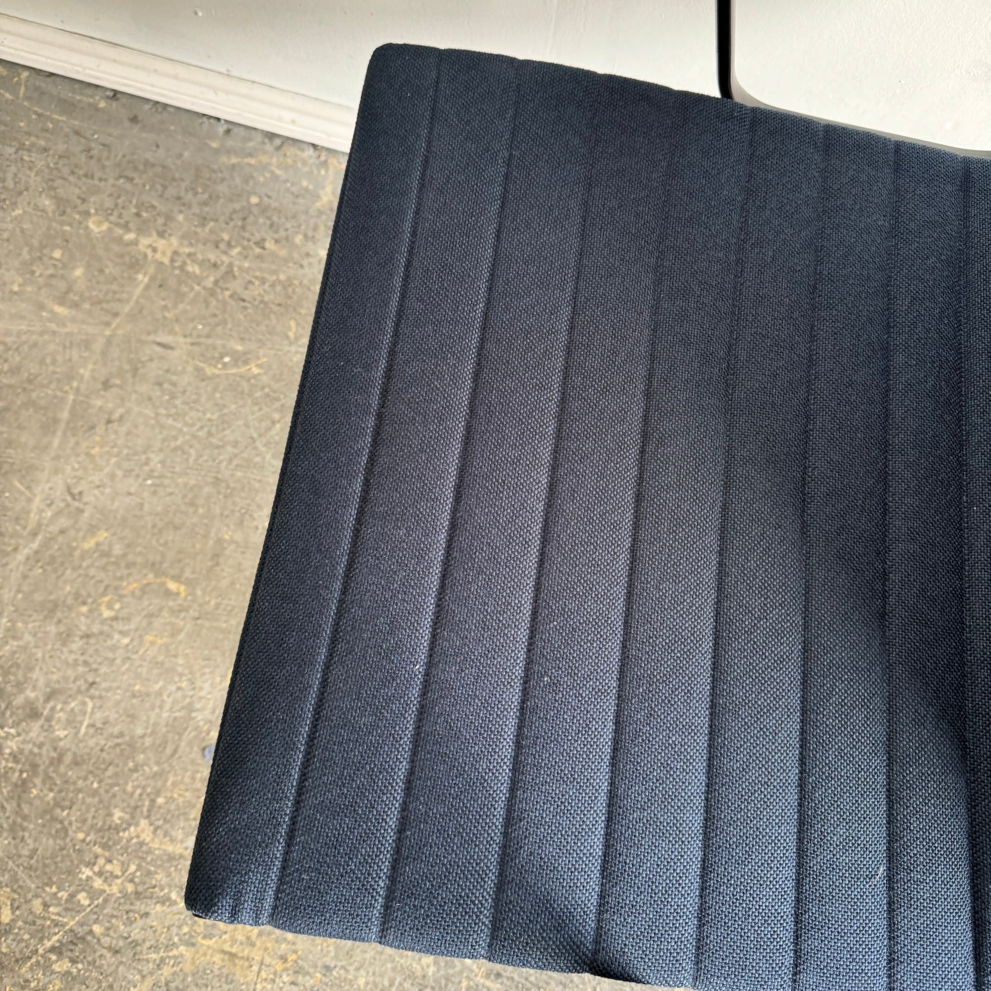 Authentic! Herman Miller Eames Aluminum Group Chair - Image 3