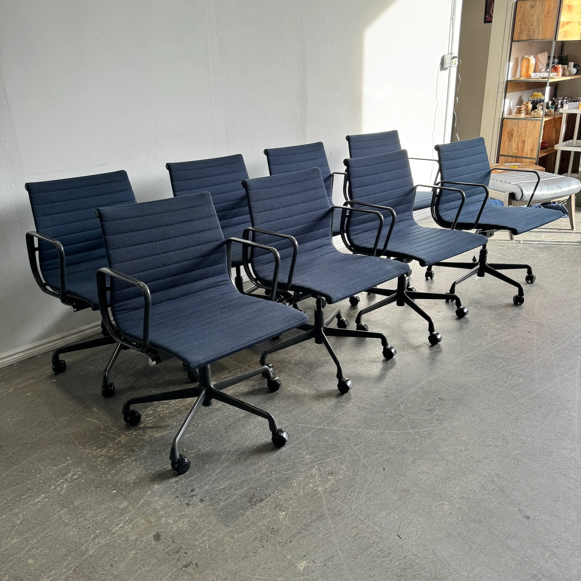 Authentic! Herman Miller Eames Aluminum Group Chair - Image 9