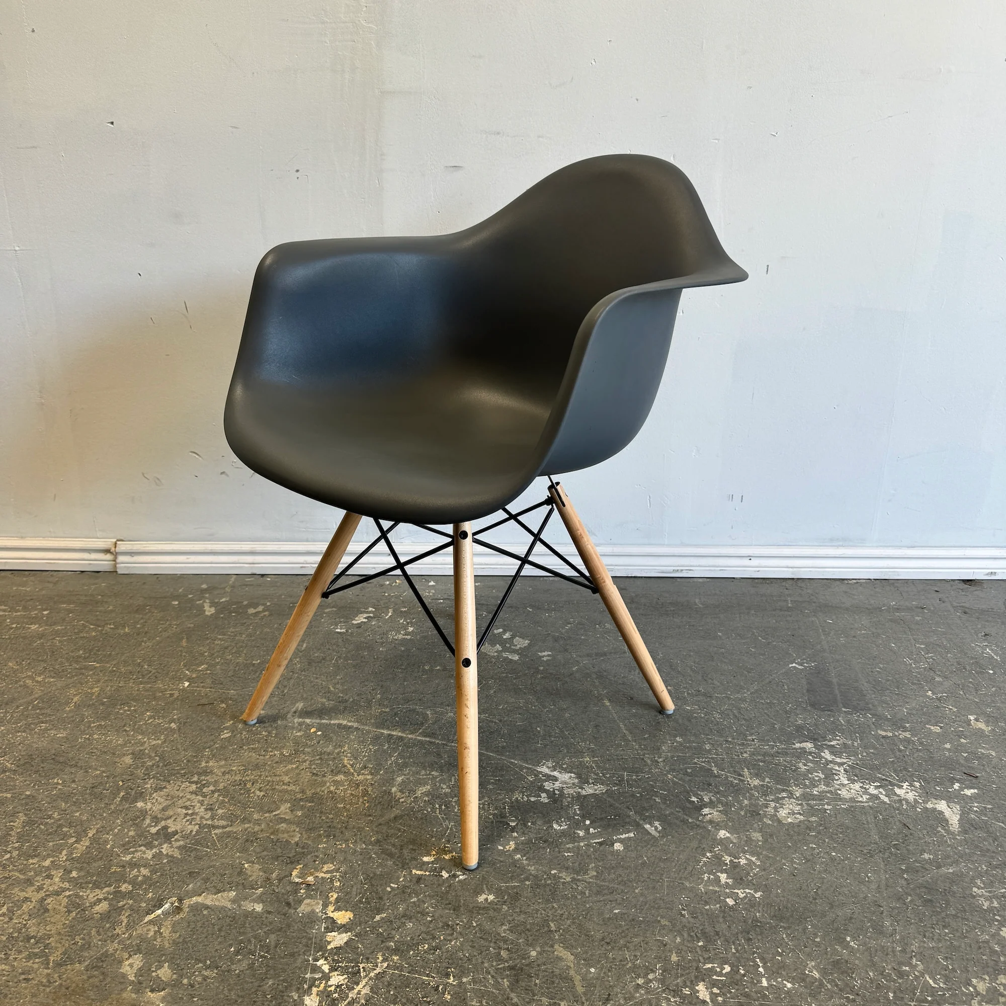 Authentic! Herman Miller Eames Armchair - Image 2