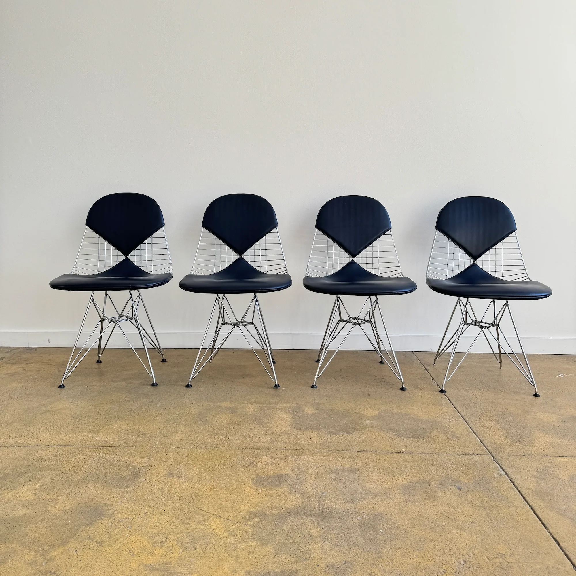 Authentic! Herman Miller Eames Bikini set of 4 wire dining chairs
