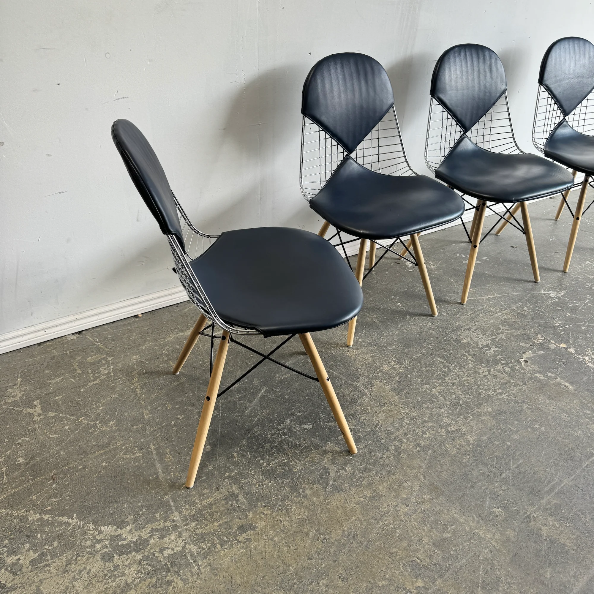 Authentic! Herman Miller Eames Bikini Wire chair (Set of 4) - Image 7