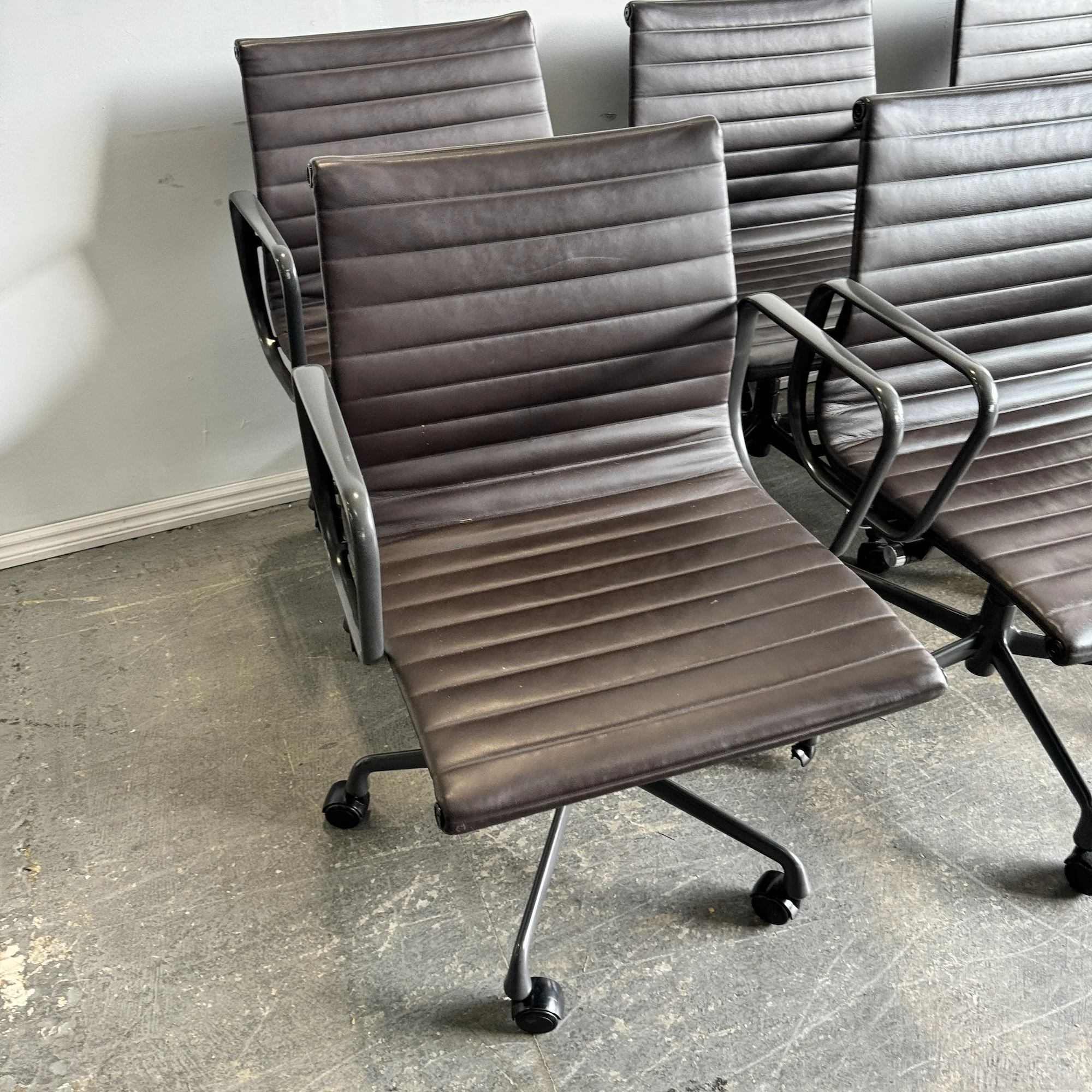 Authentic! Herman Miller Eames Leather Aluminum Group Chair - Image 3