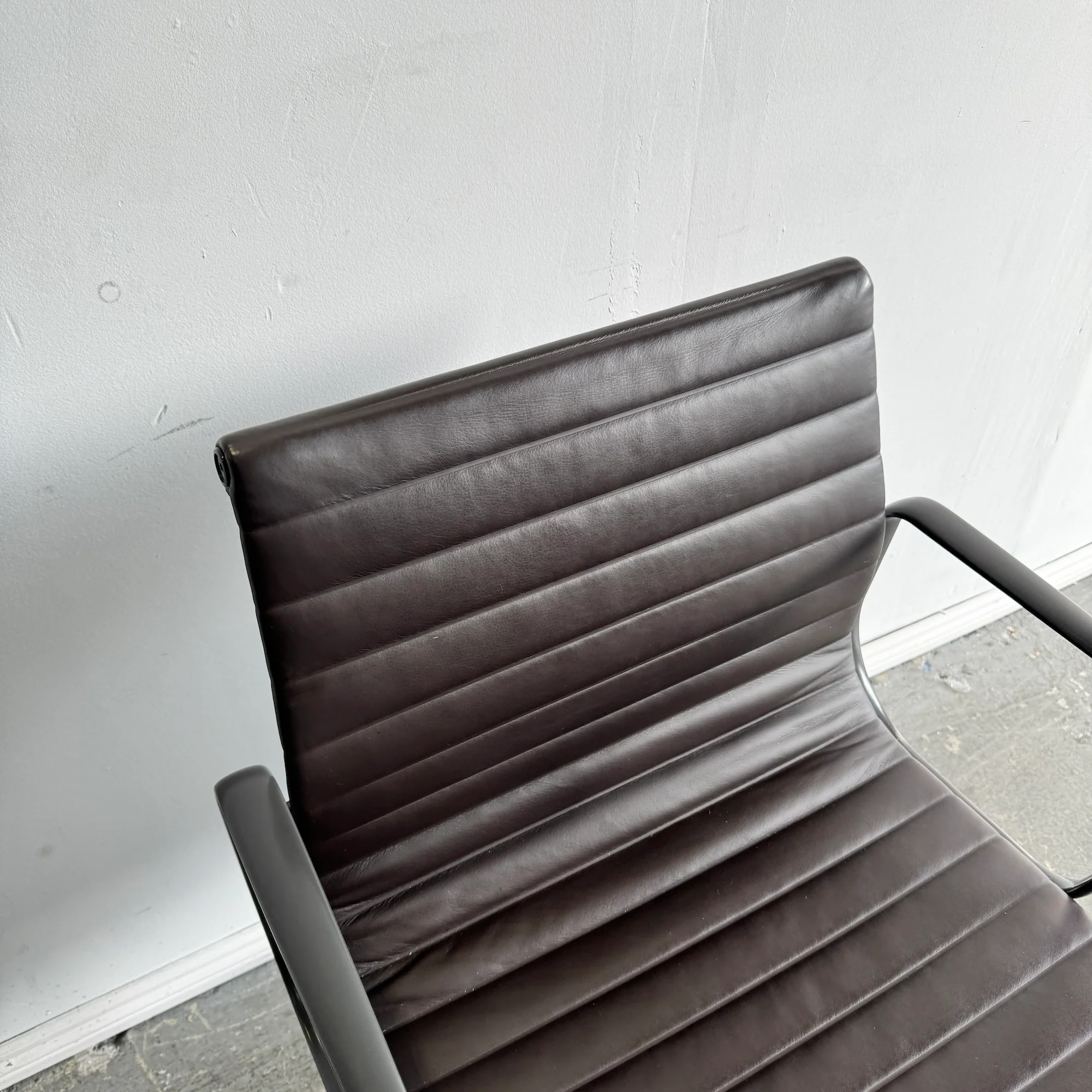 Authentic! Herman Miller Eames Leather Aluminum Group Chair - Image 8