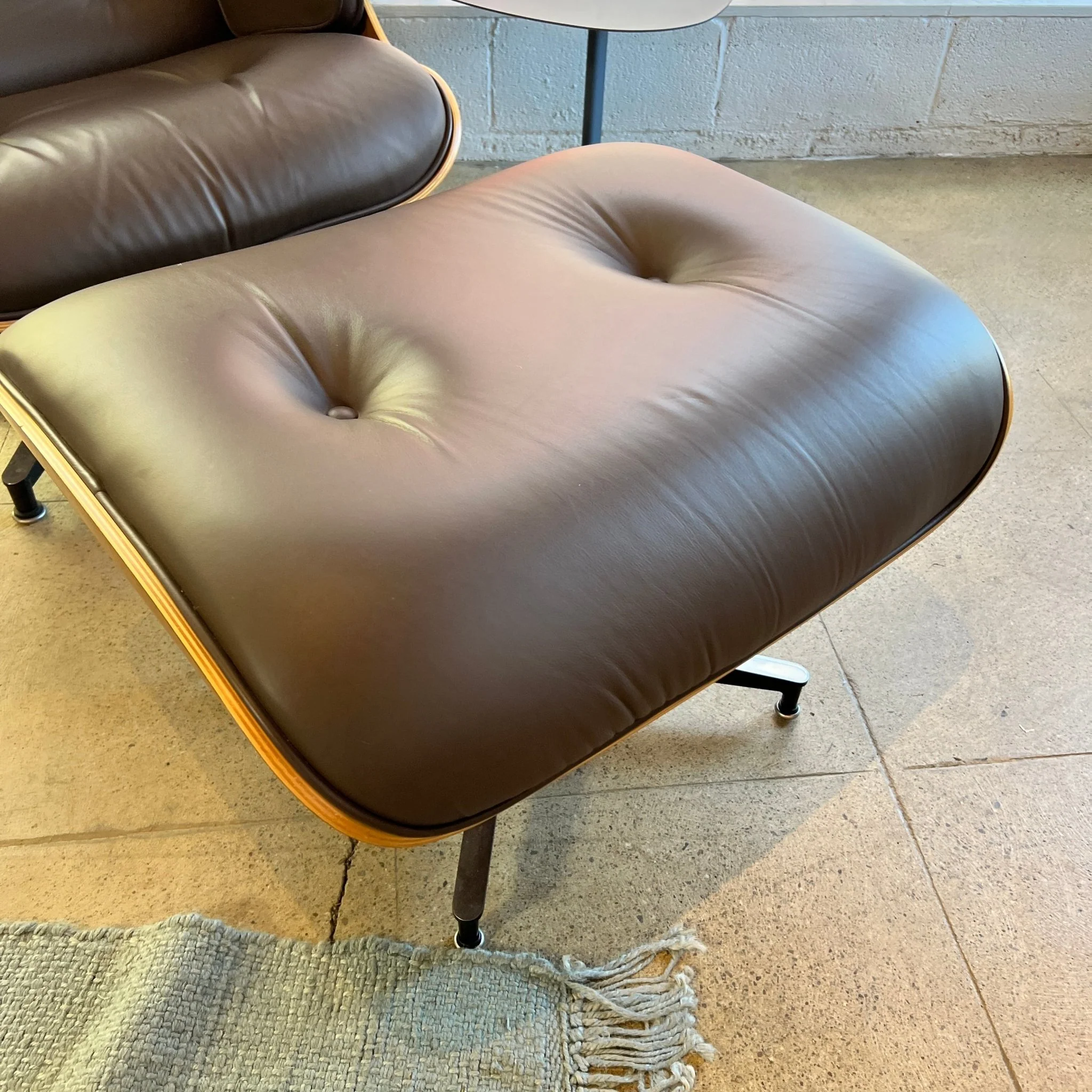 Authentic Herman Miller Eames Lounge Chair - Image 3