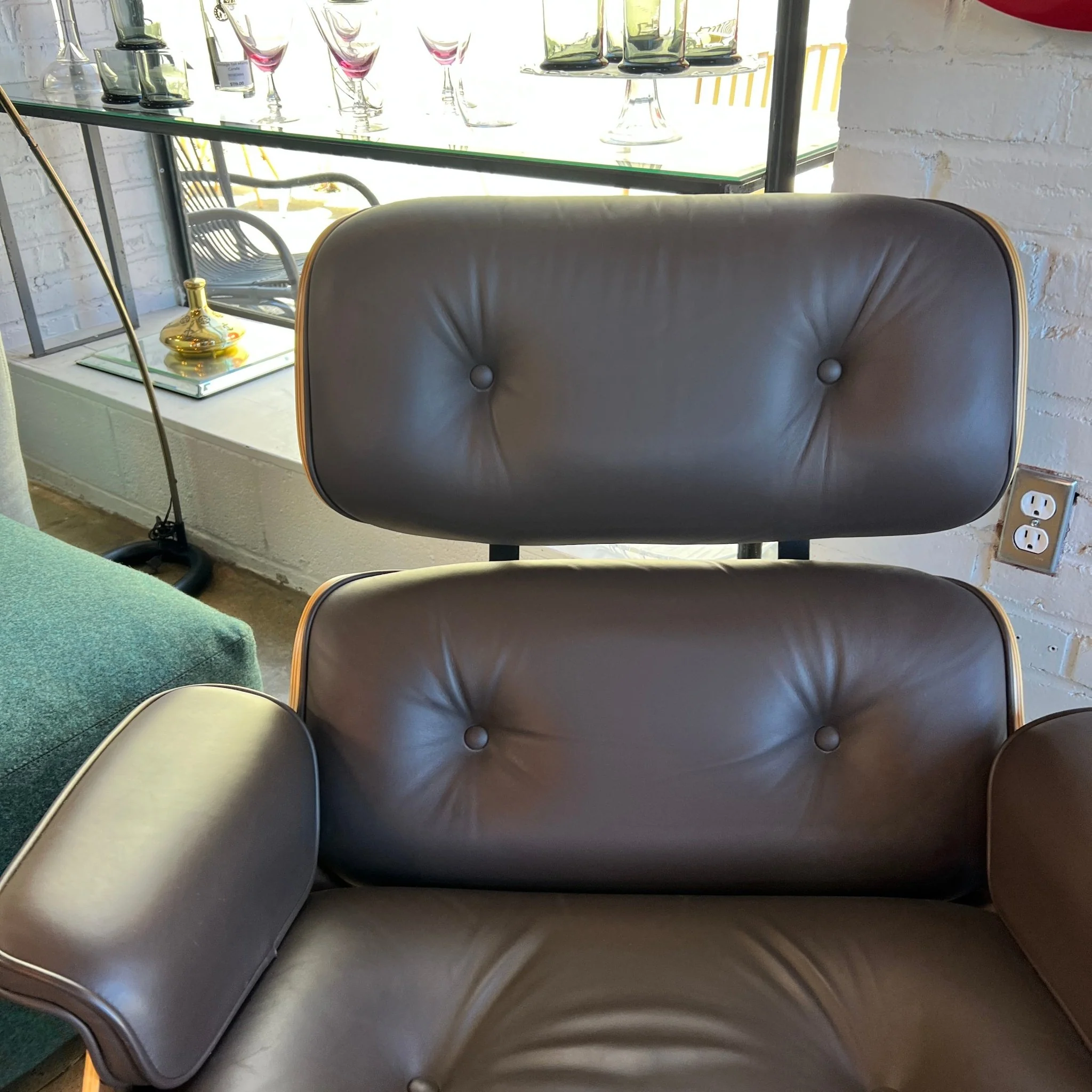 Authentic Herman Miller Eames Lounge Chair - Image 4