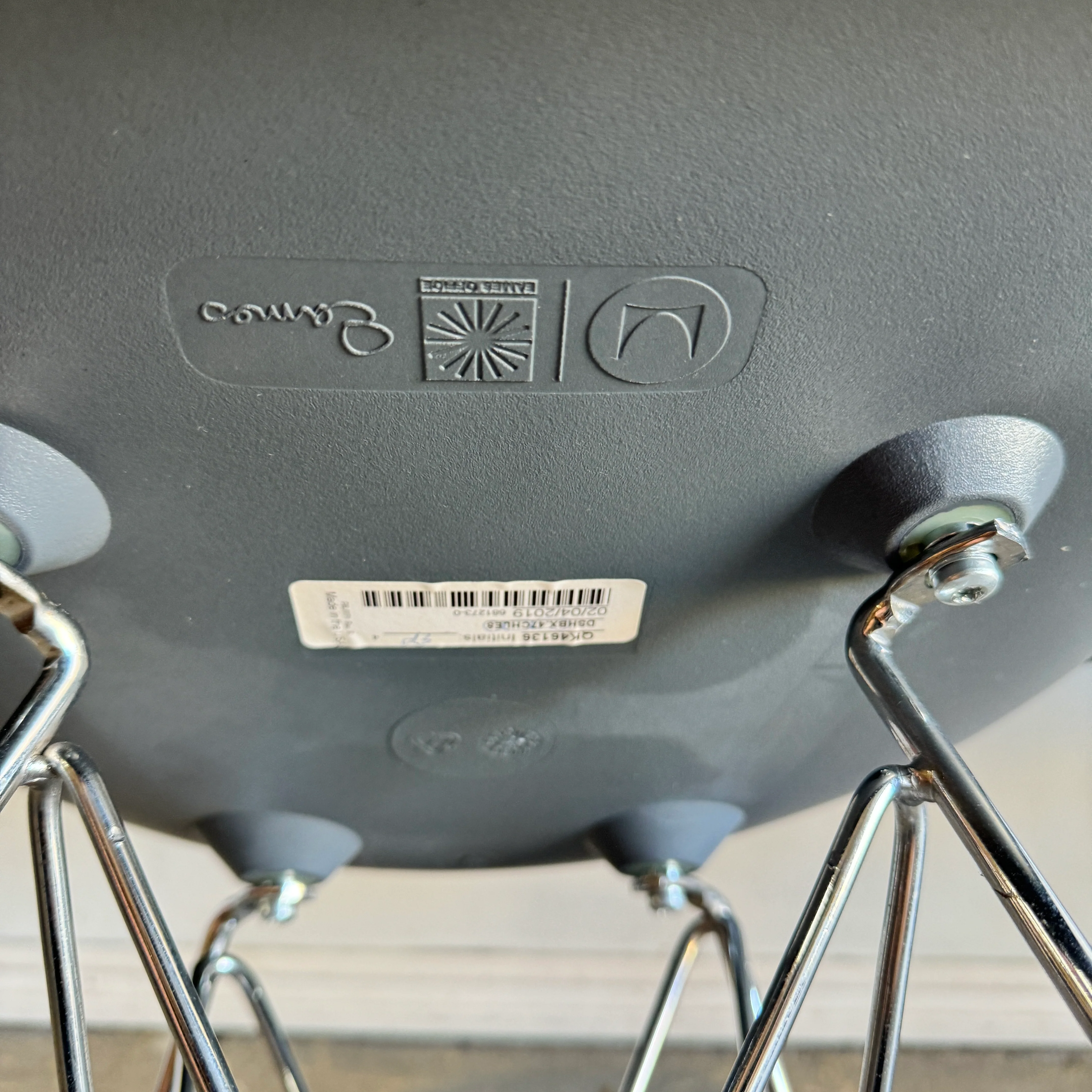 Authentic! Herman Miller Eames Set of 4 dining chairs (Medium Color) - Image 5