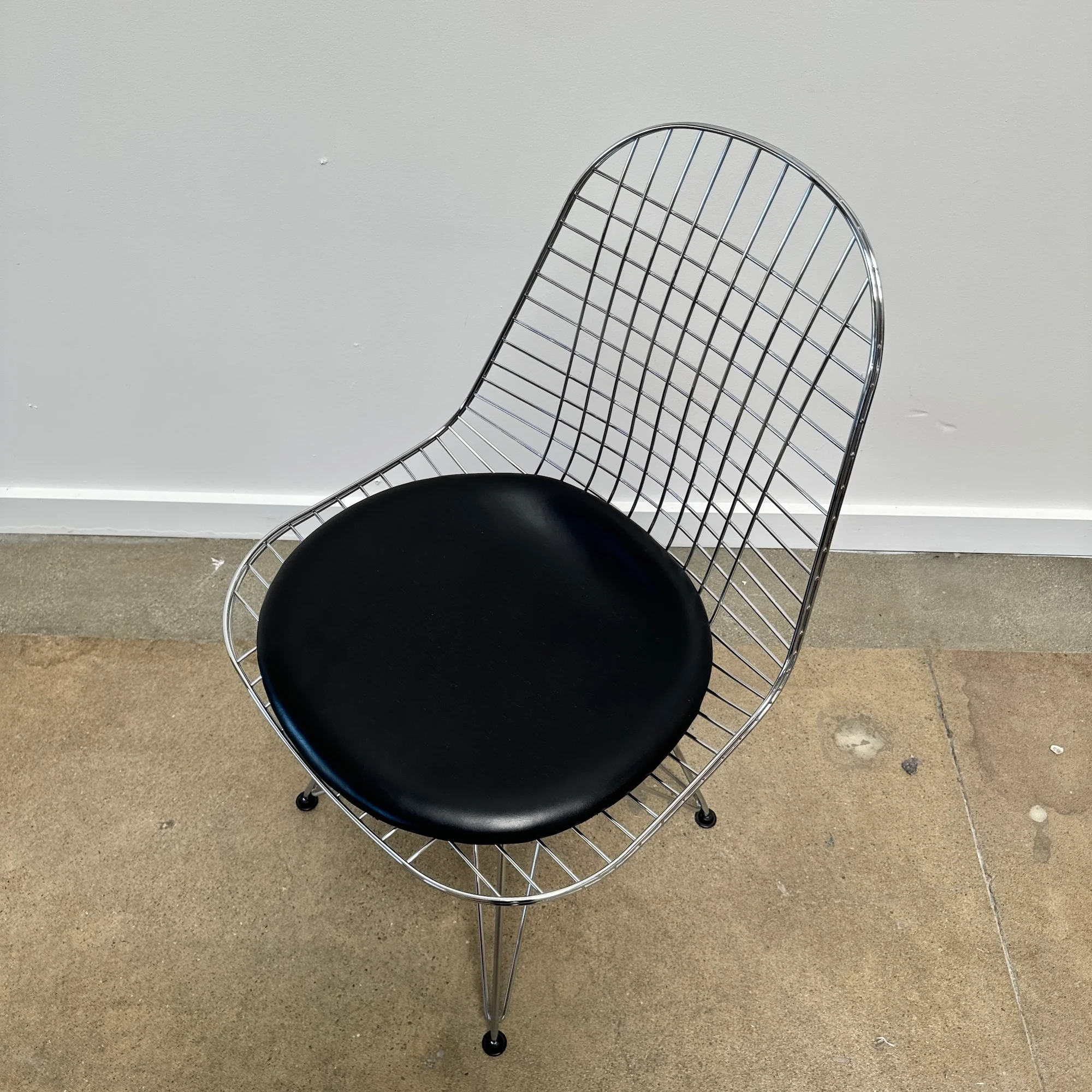 Authentic! Herman Miller Eames set of 4 Wire Dining Chairs - Image 6