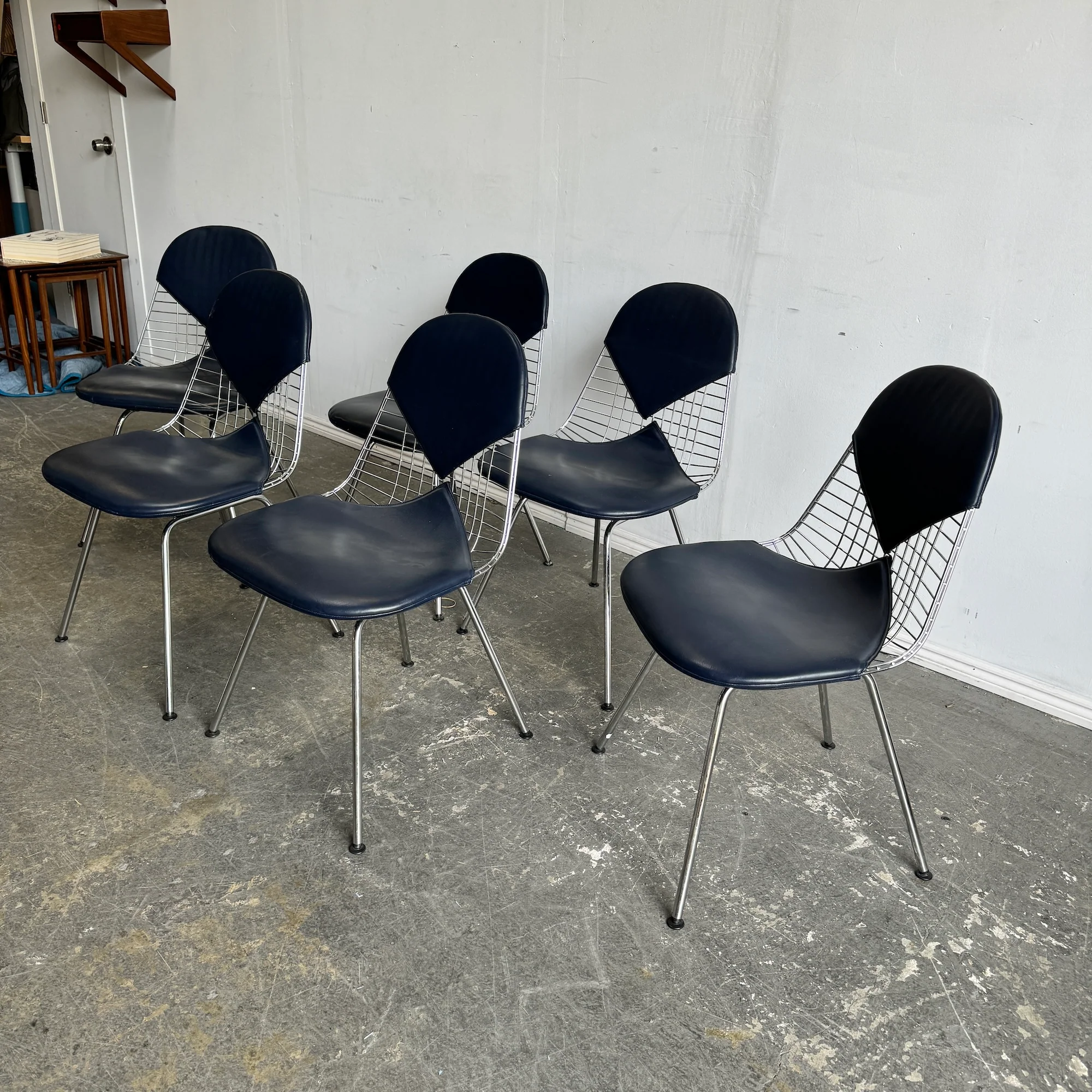 Authentic! Herman Miller Eames set of 6 Bikini chairs - Image 2