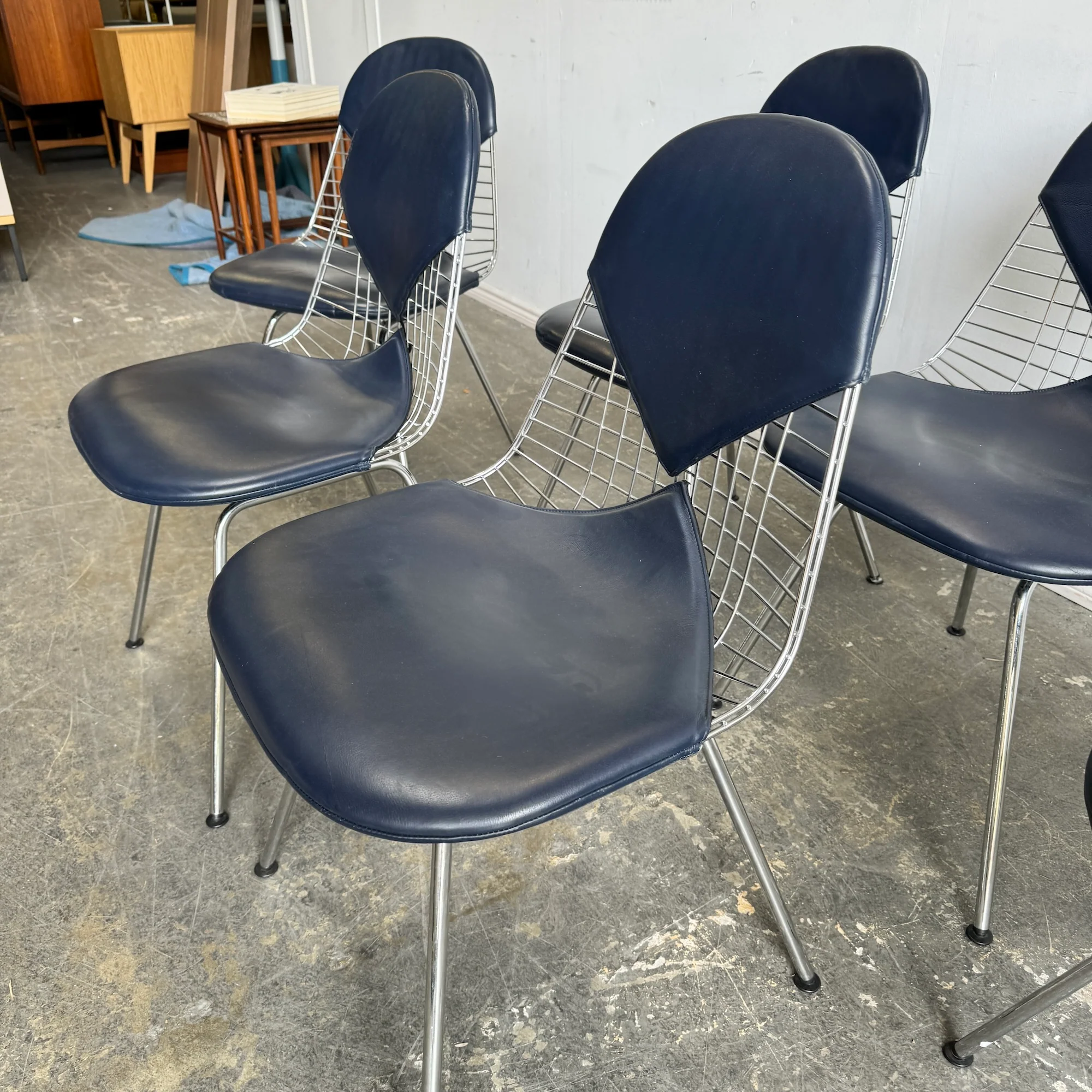 Authentic! Herman Miller Eames set of 6 Bikini chairs - Image 3