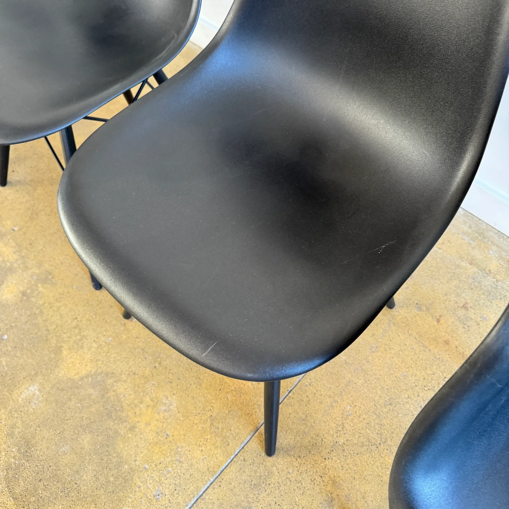 Authentic! Herman Miller Eames set of 6 Dining chairs - Image 7