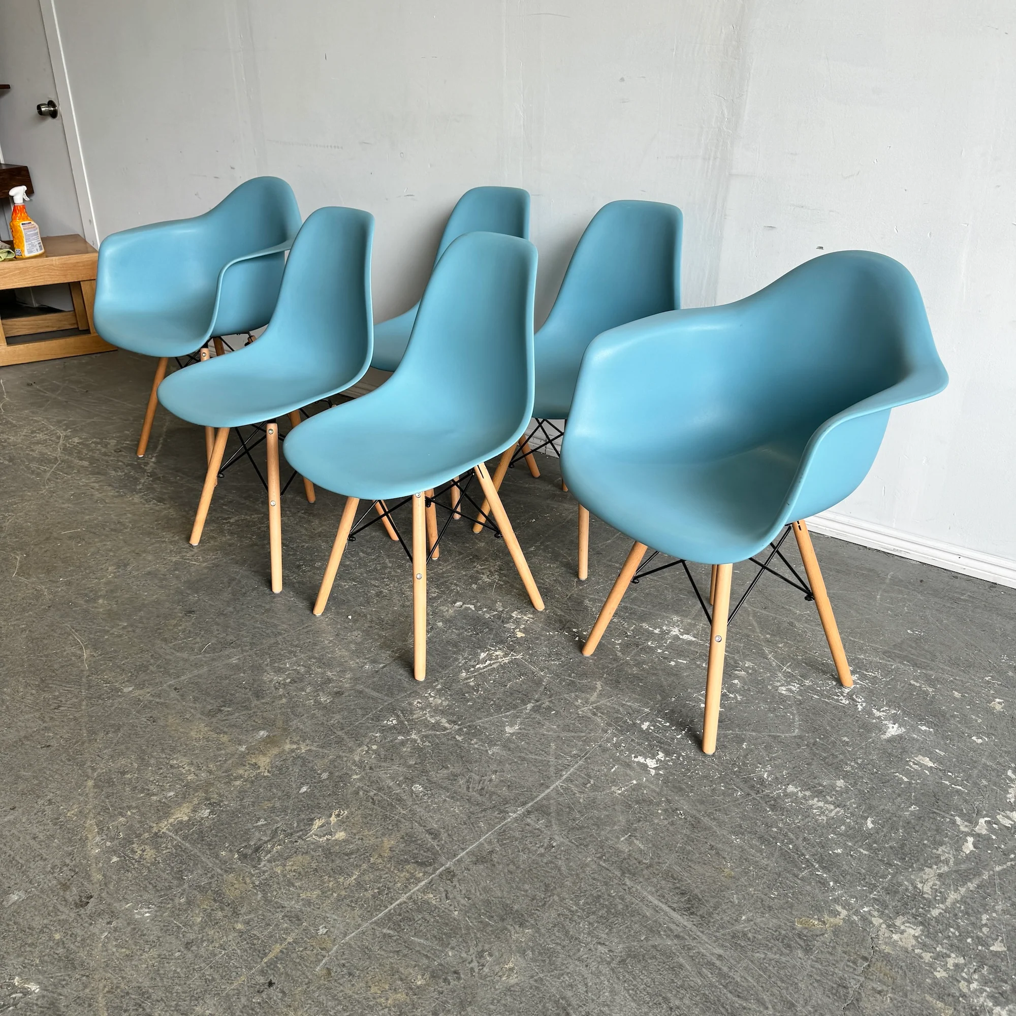 Authentic! Herman Miller Eames set of 6 Dining chairs - Image 3