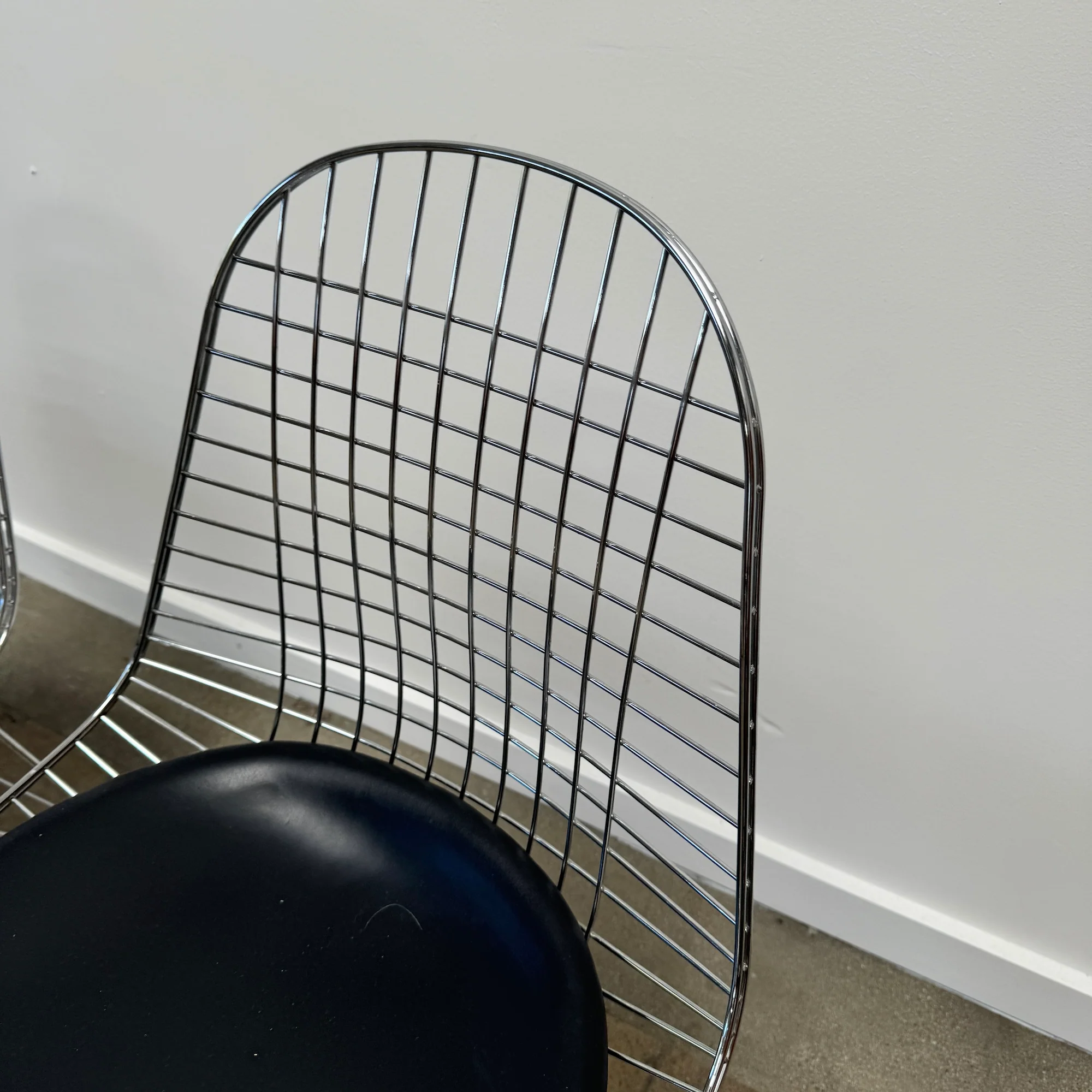 Authentic! Herman Miller Eames Single Dining Chair - Image 4