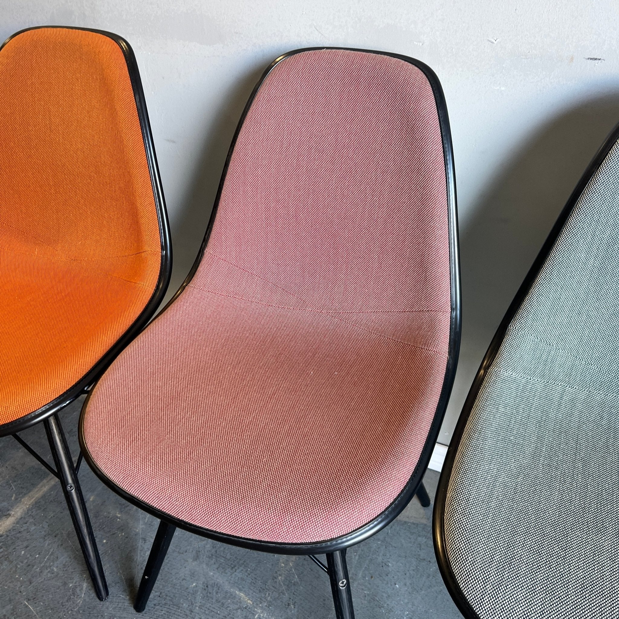 Authentic Herman Miller Eames Upholstered set of 4 multicolor dining chairs - Image 5