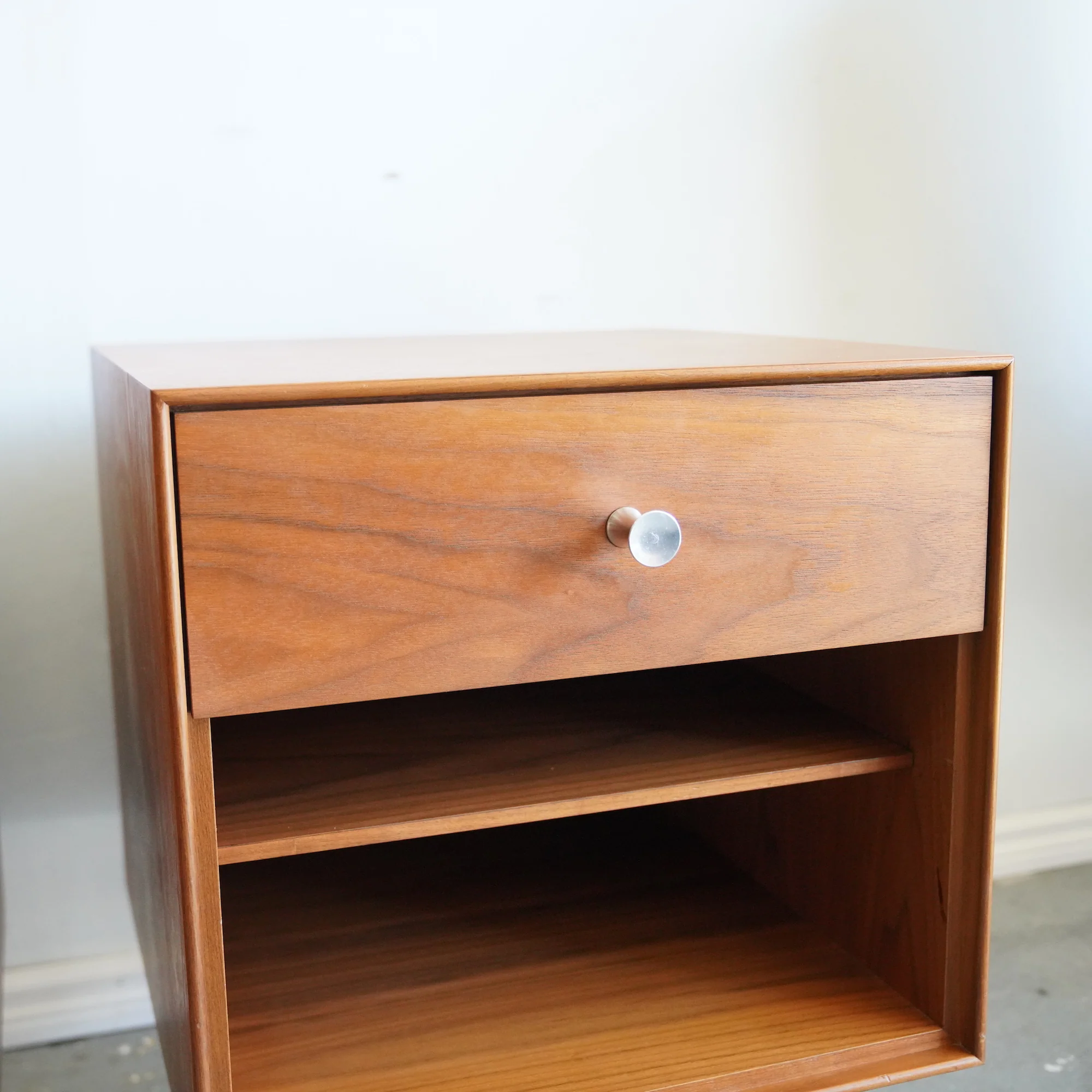 Authentic!  Herman Miller pair of George Nelson Nighstands - Image 4
