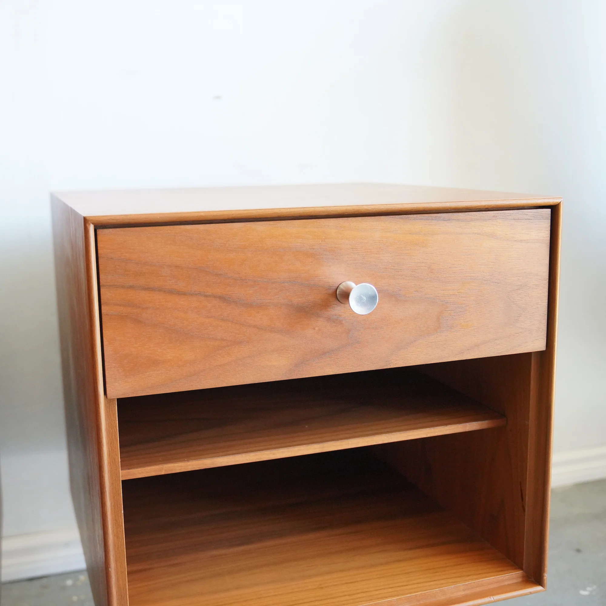 Authentic!  Herman Miller pair of George Nelson Nighstands - Image 5