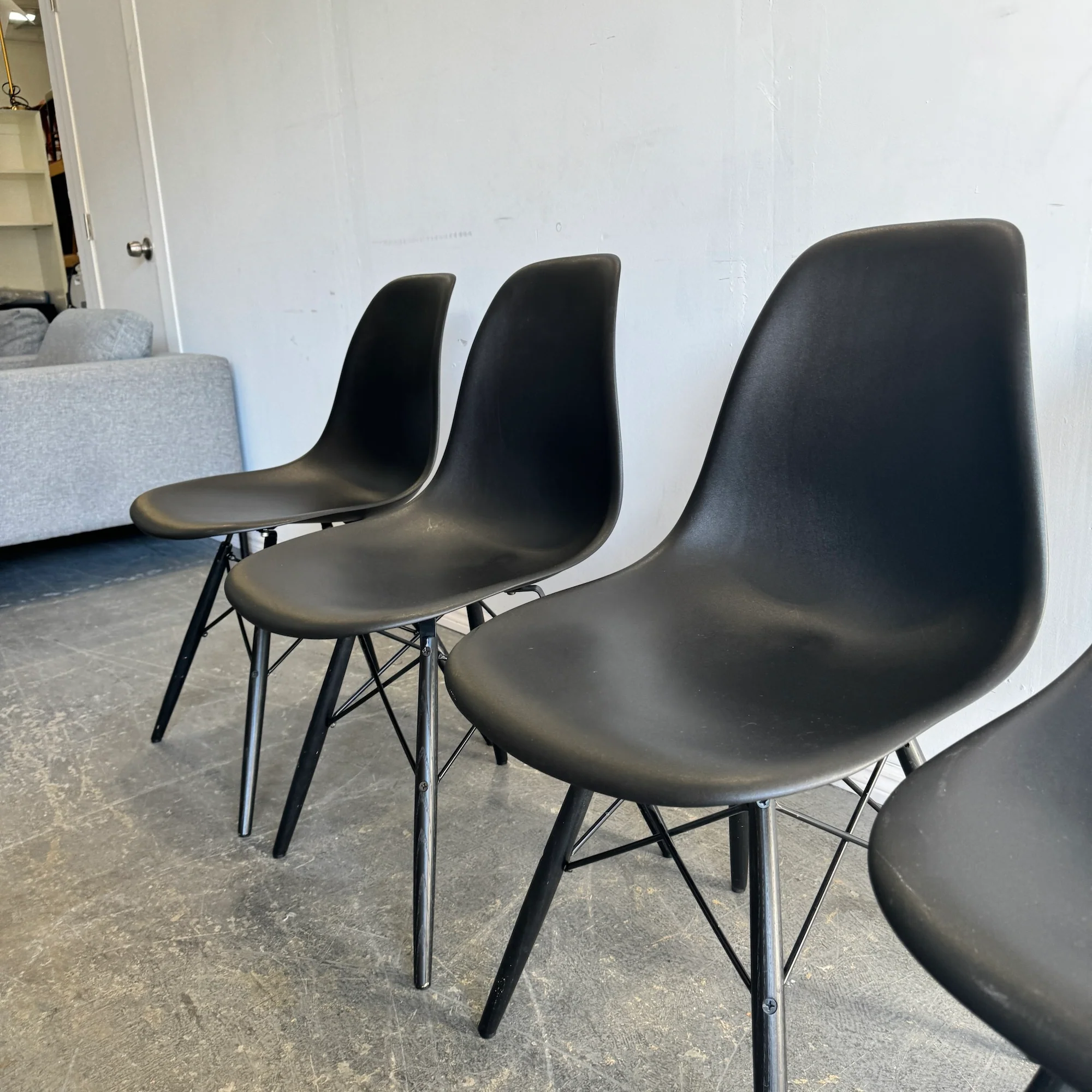 Authentic Herman Miller set of 4 Eames plastic molded chairs - Image 2