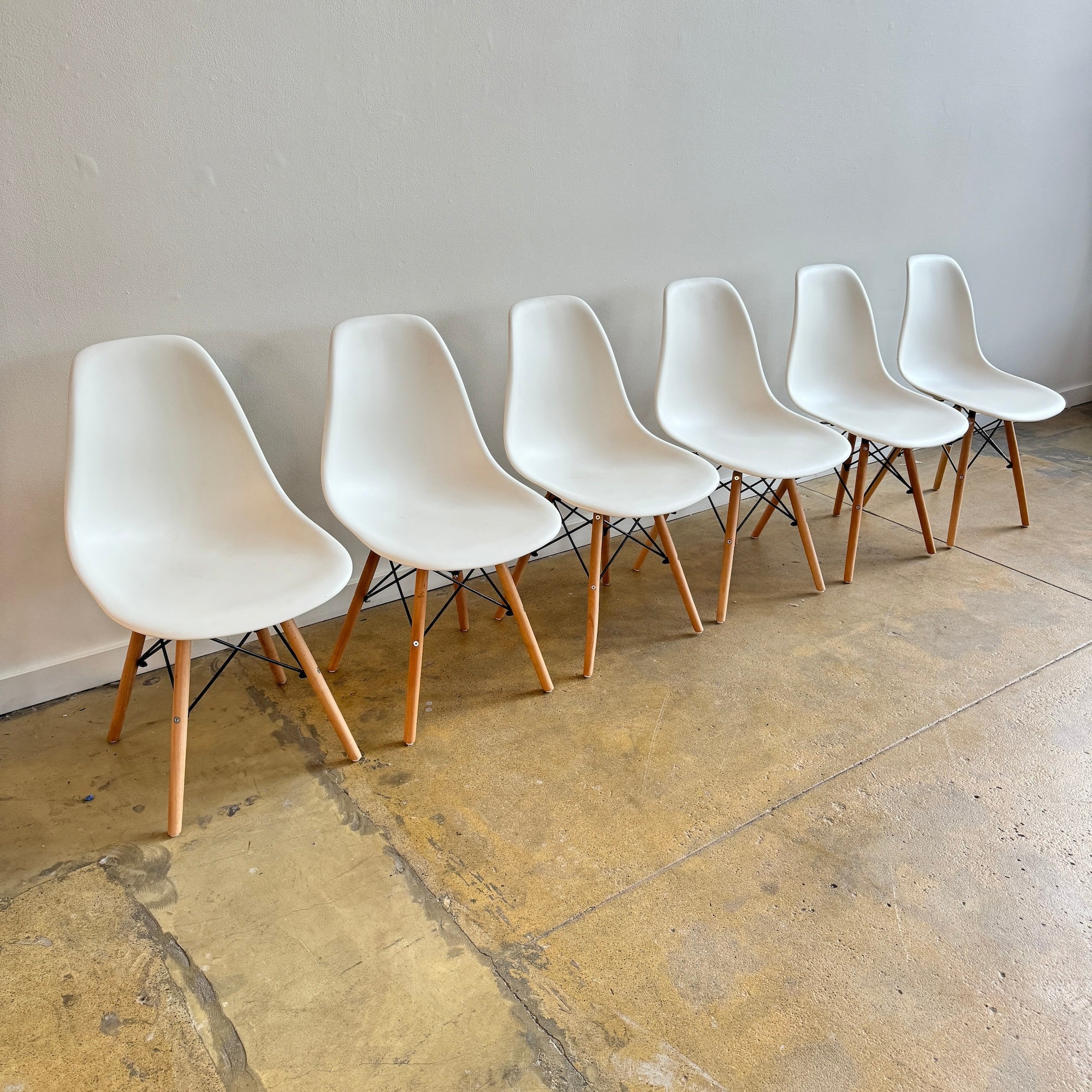 Authentic Herman Miller set of 6 Eames chairs - Image 2