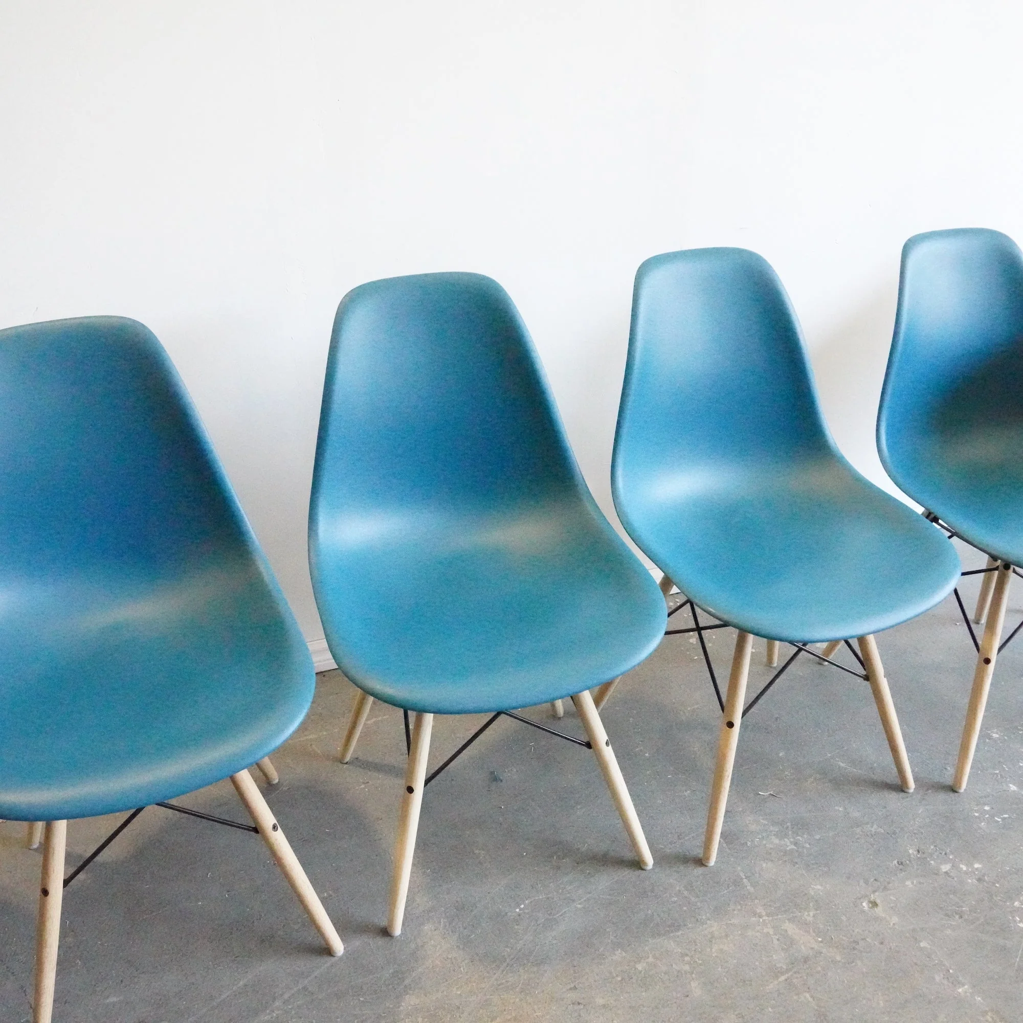 Authentic Herman Miller Set of 8 Eames Molded Plastic Side Chair - Image 6