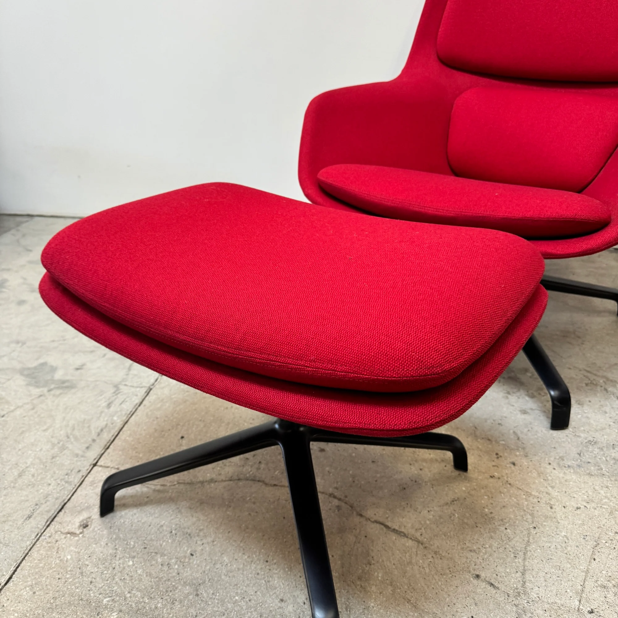 Authentic! Herman Miller Striad Lounge chair & Ottoman - Image 5