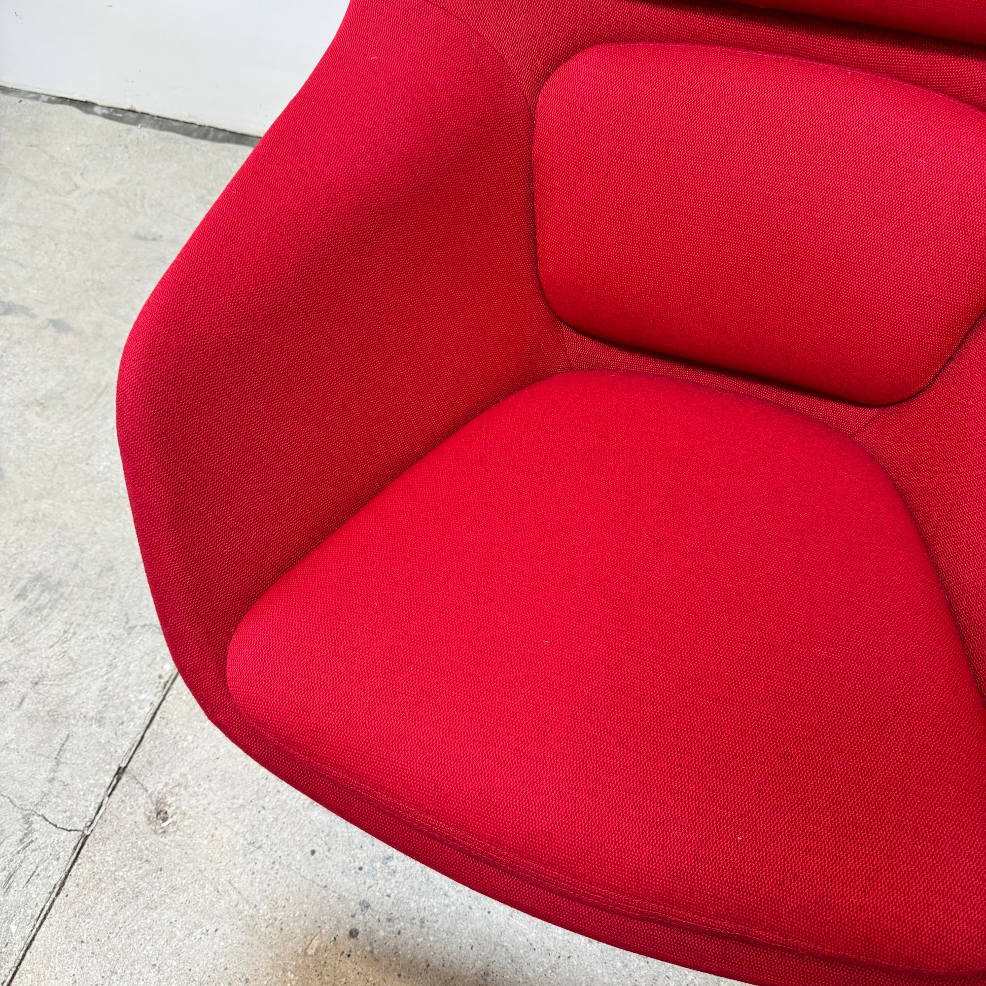 Authentic! Herman Miller Striad Lounge chair & Ottoman - Image 8