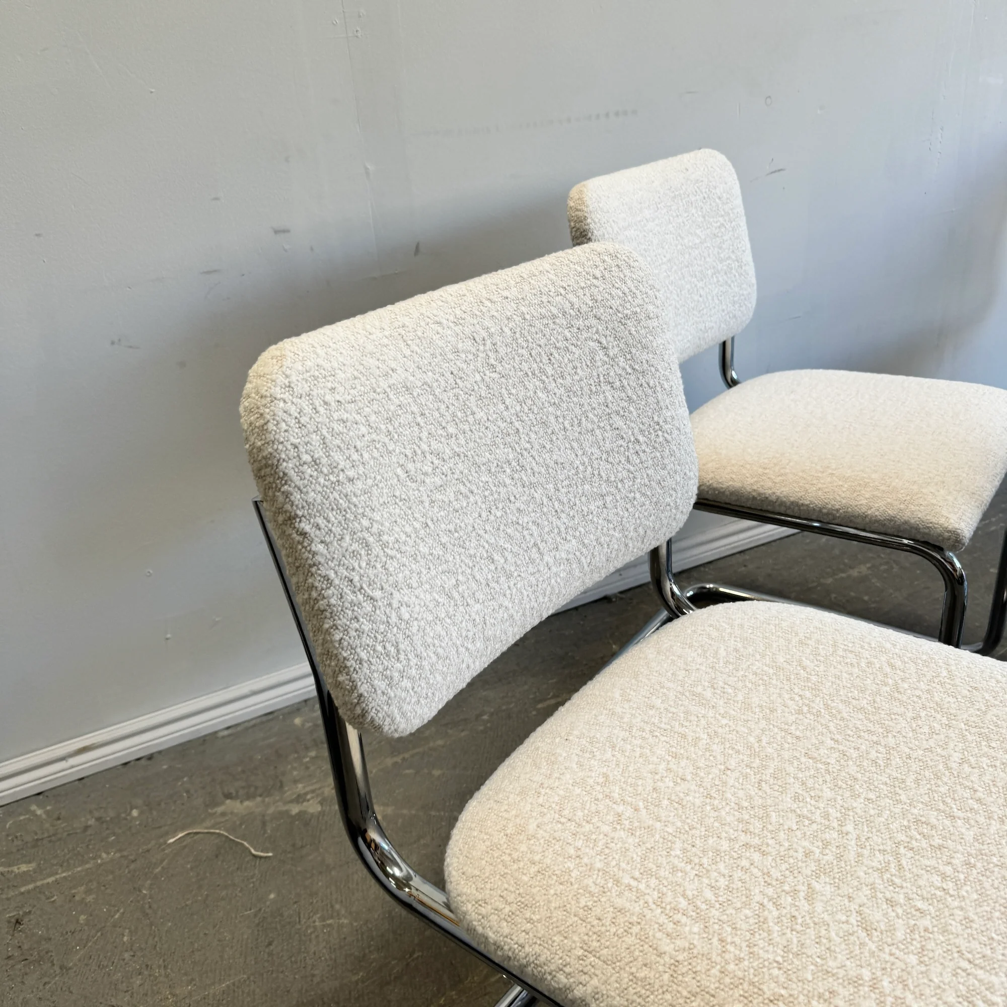 Brand New! Knoll Cesca set of 6 boucle dining chairs - Image 7