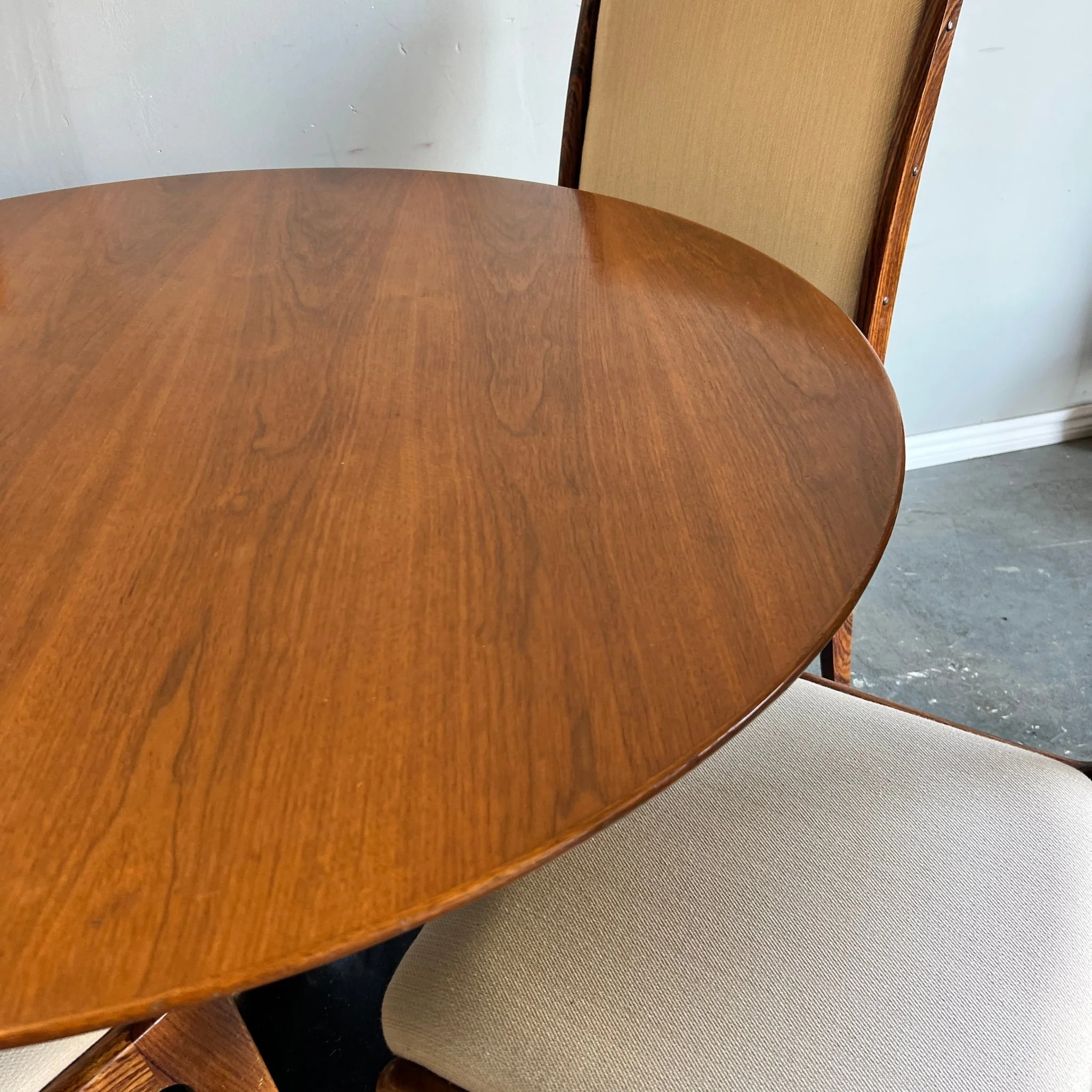 Authentic Knoll Eero Saarinen 42 dining table - Image 6
