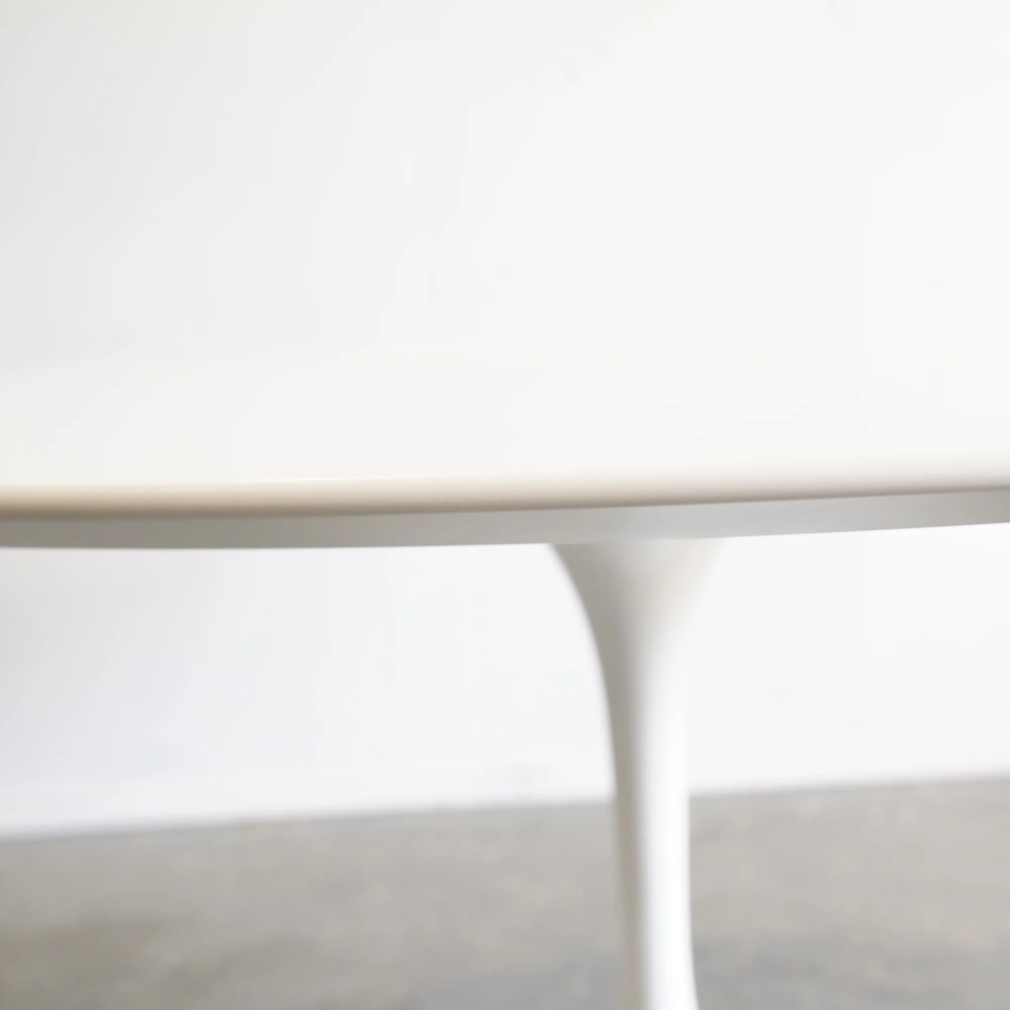 Authentic Knoll iconic Saarinen 60' Round Dining Table - Image 7