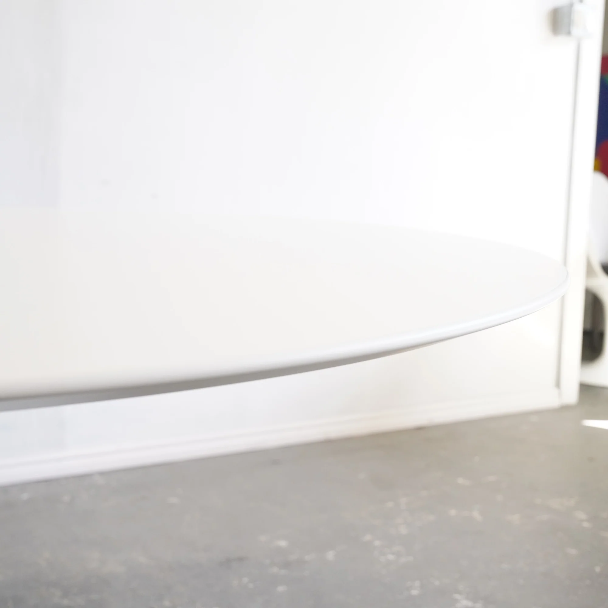 Authentic Knoll iconic Saarinen 60' Round Dining Table - Image 8