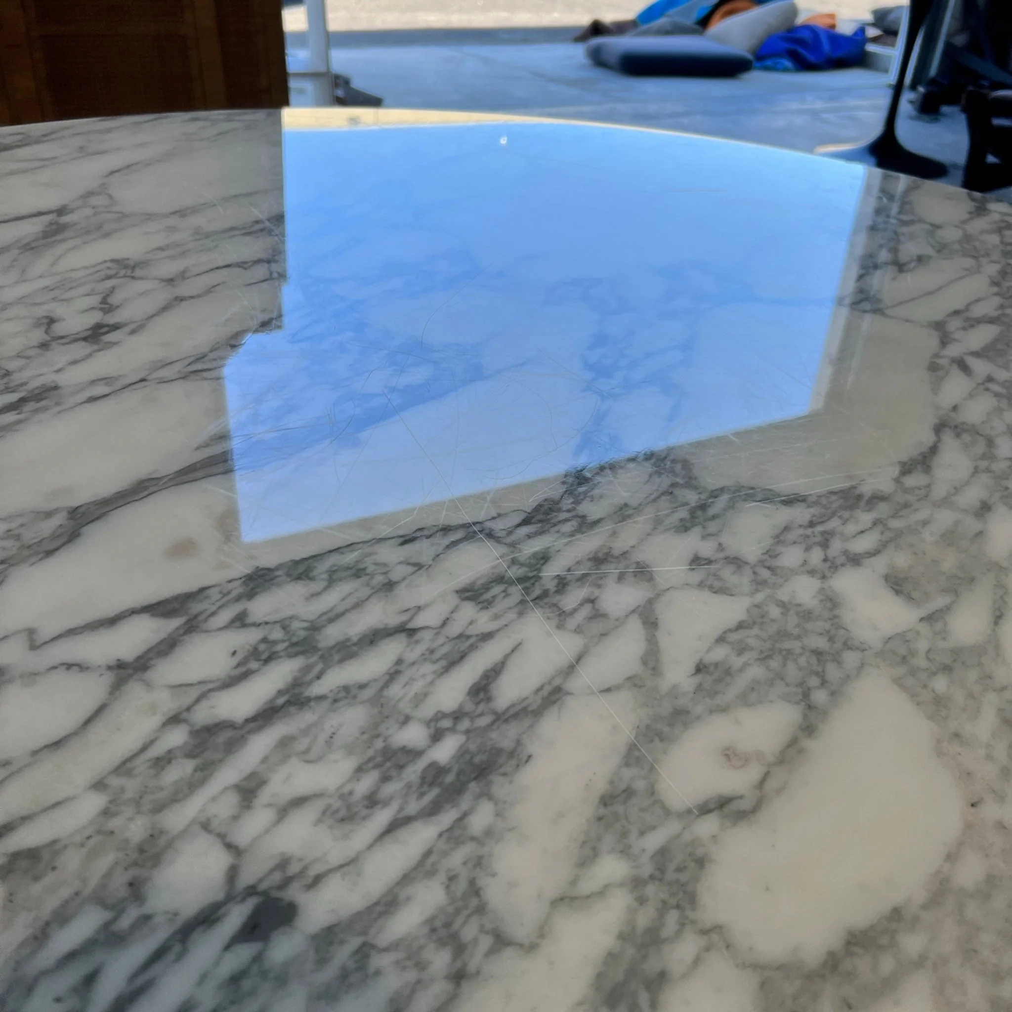 Authentic Knoll Saarinen 54' Marble Dining Table - Image 3