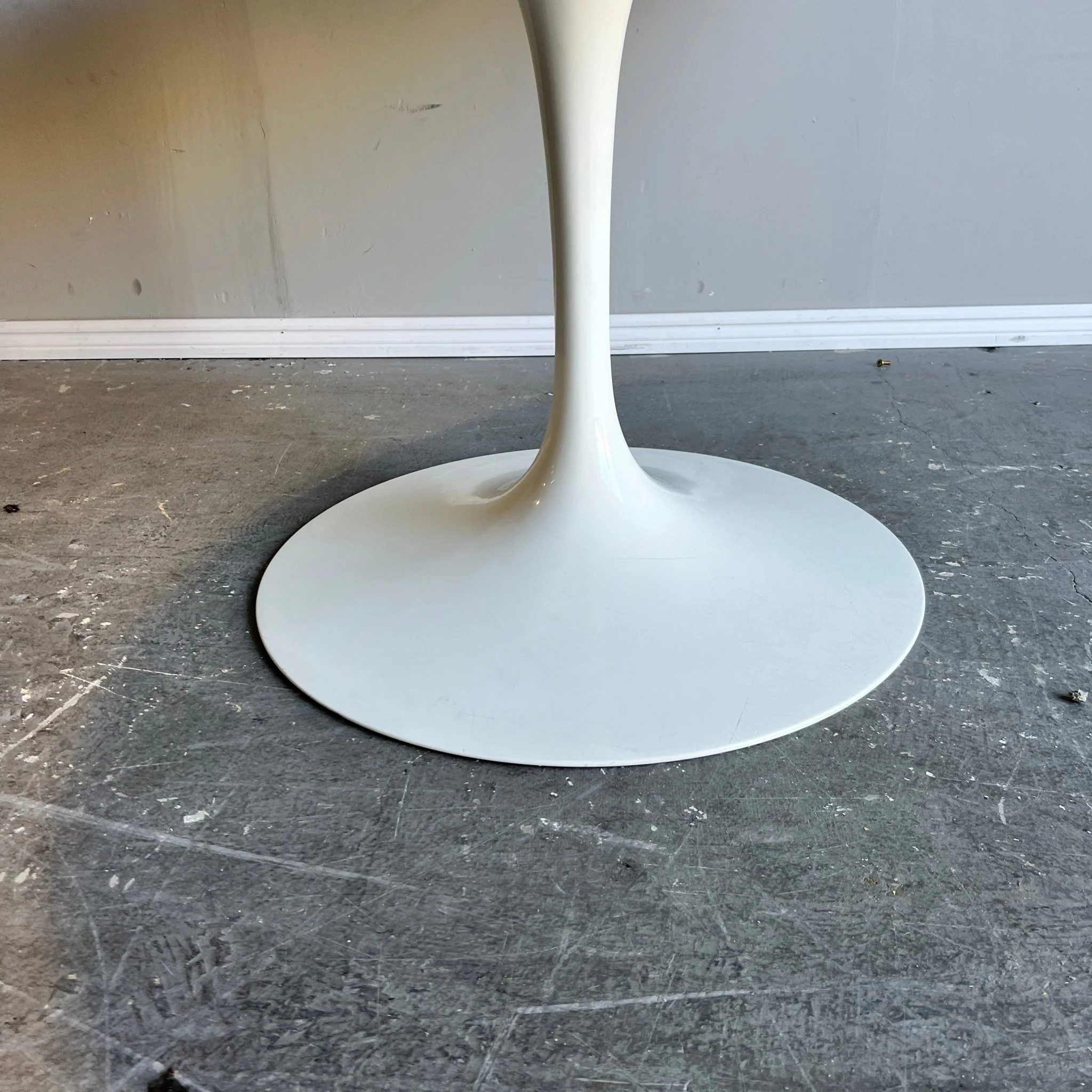 Authentic Knoll Saarinen 54' Marble Dining Table - Image 4