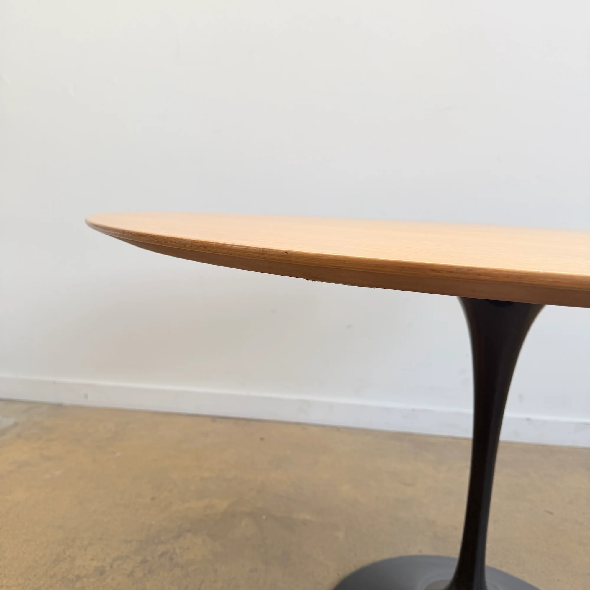 Authentic! Knoll Saarinen Oak 47" Dining Table - Image 4