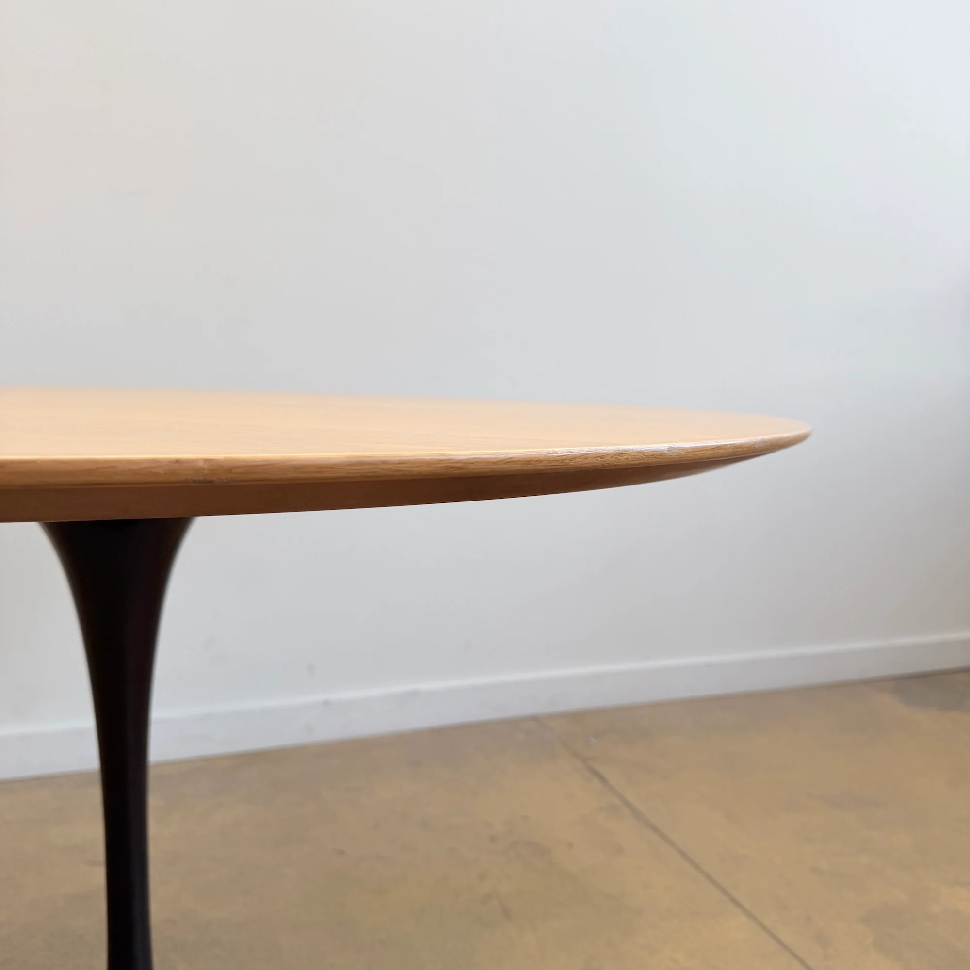 Authentic! Knoll Saarinen Oak 47" Dining Table - Image 5