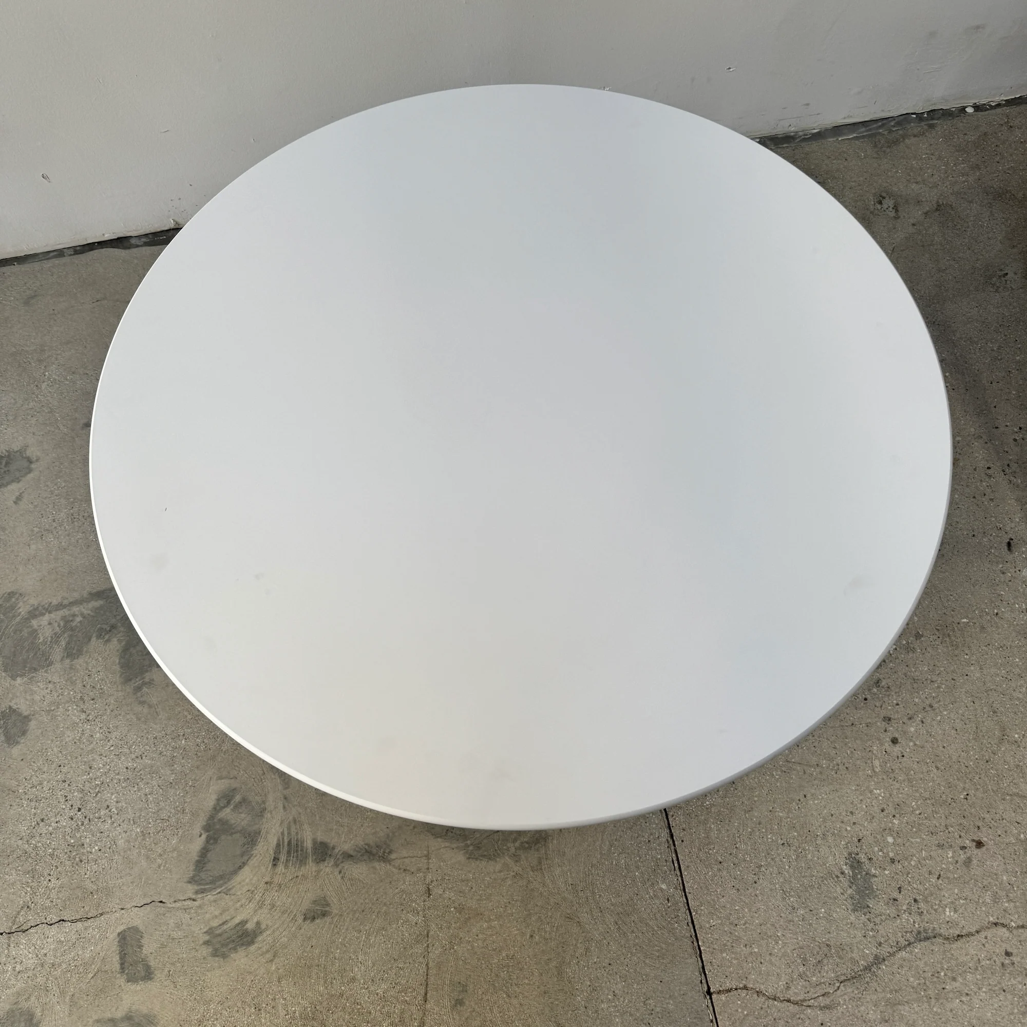 Authentic! Knoll Saarinen round 35" Coffee table - Image 2